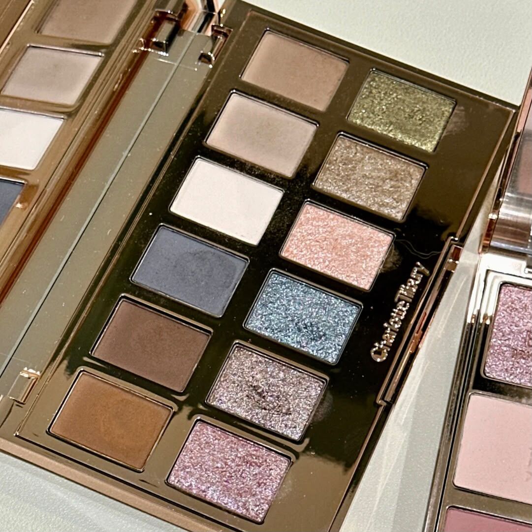 Charlotte Tilbury - 2026 Holiday Collection Hollywood Flawless Light Tricks Eye Palette  聖誕限定12色無瑕光影眼影盤