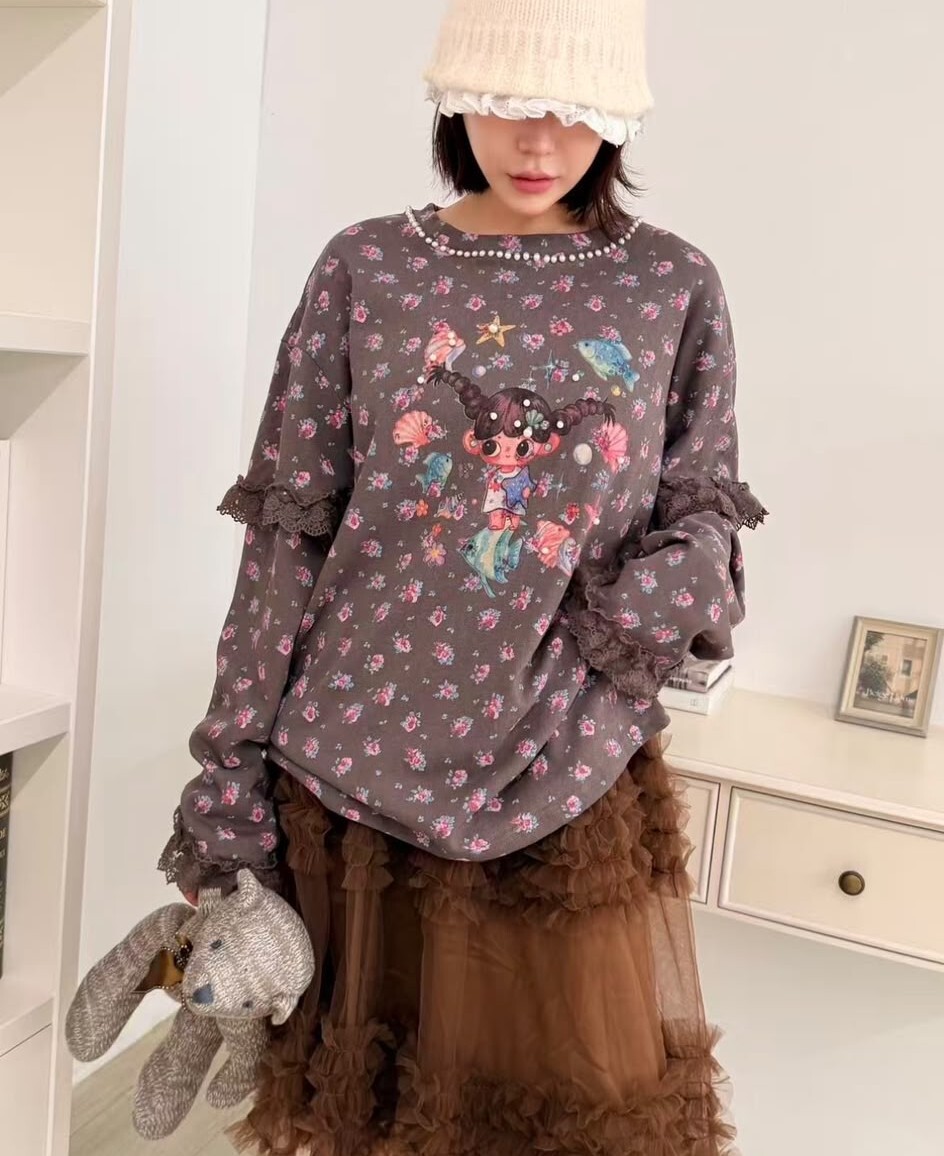 CE12   珠珠碎花T  胸46 -66  長28    $529  校長靚價