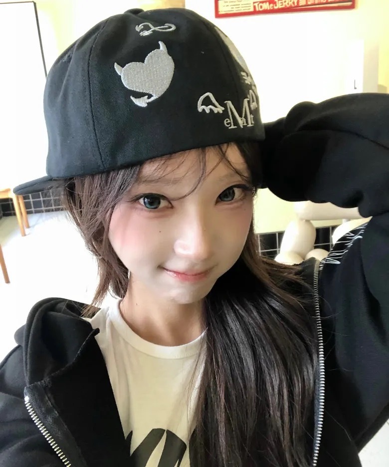 韓國限定🇰🇷 MUCENT ROKI DEVIL FLAT CAP 小惡魔 翅膀 棒球帽 平簷帽 / 預購