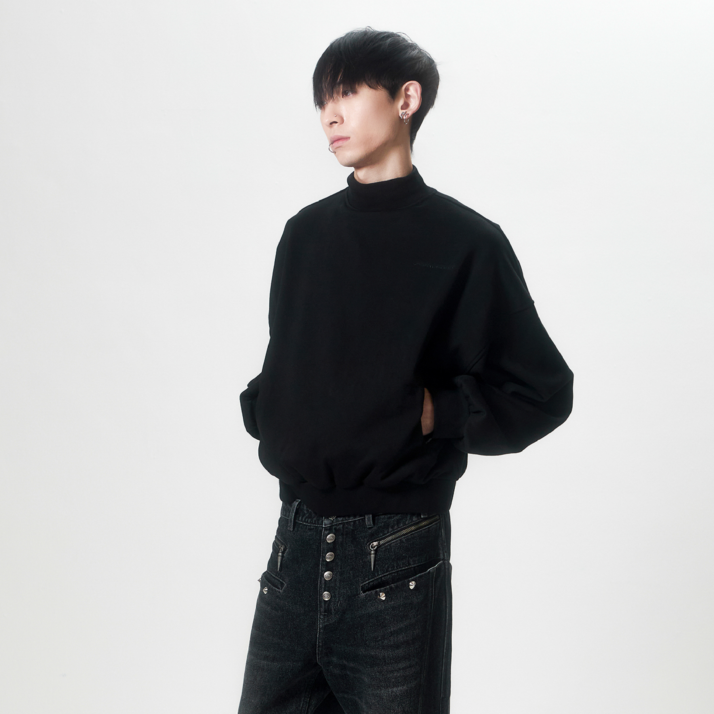 JOBDATASHEET Basic Mock Neck Embroidered Sweatshirt [D59]