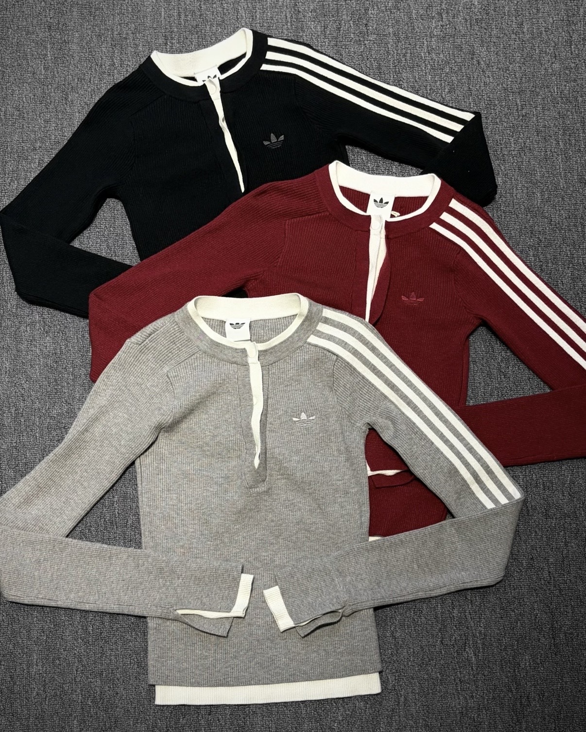 ADIDAS ORIGINALS PREMIUM 3S BUTTON 假兩件 排扣 針織衫 針織衣 修身 貼身 疊穿 長袖 女款 灰色 LH2670 勃根地紅 KS5332 黑色 KS5333 / 調貨