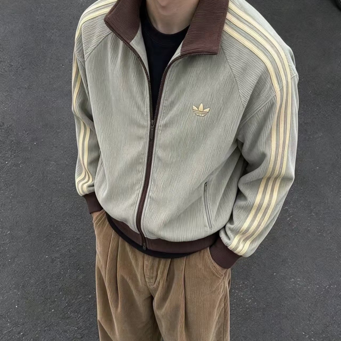 【代購】adidas Originals 復古三線條立領運動外套 男女同款