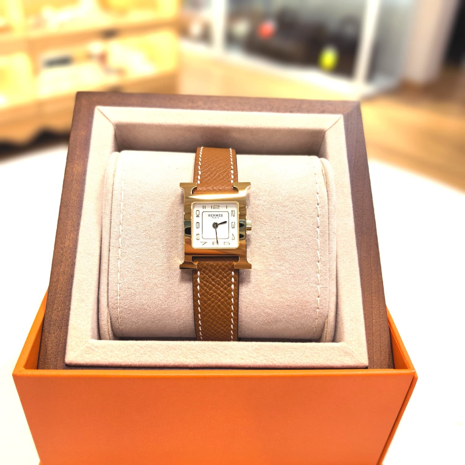 全新HERMES手錶 W404380WW00 25mm 金棕色錶帶拼白面 Heure H watch, Small model,  #BRAND NEW #香榭站正品