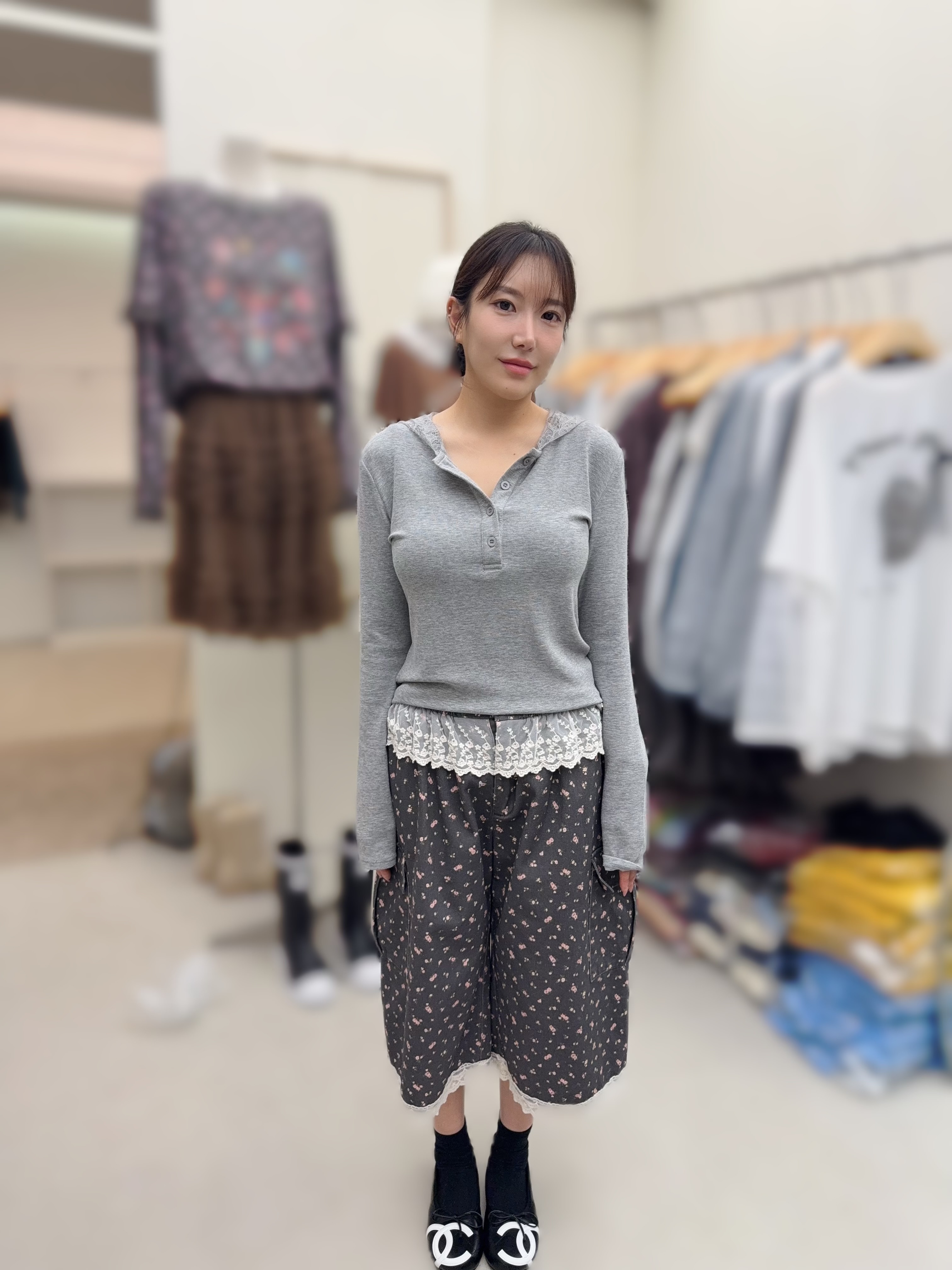 CE13  下身  高質LACE 7 分 碎花褲  腰 28 - 46  長28 HIP  50   $549  校長彩蛋價