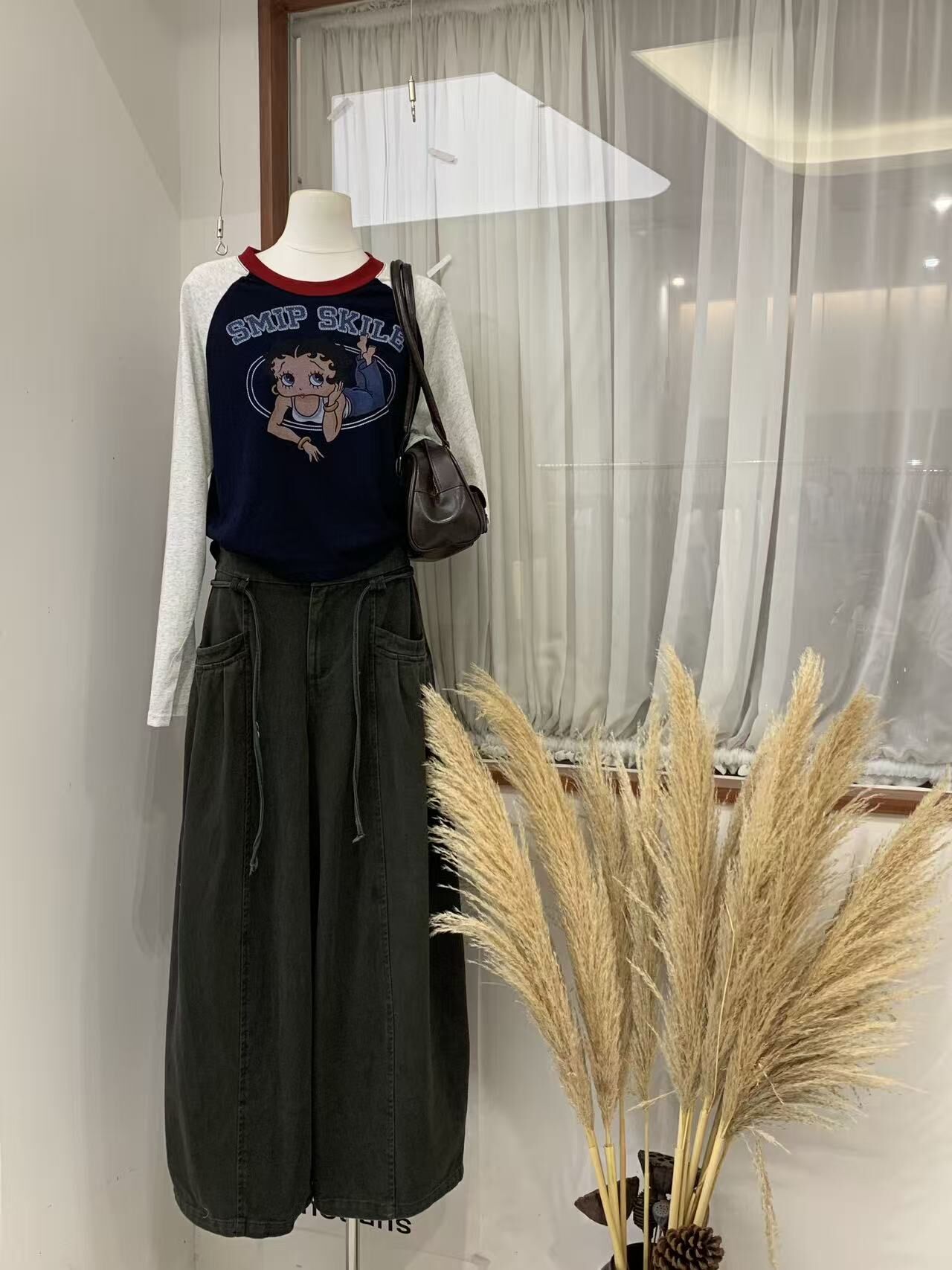 IF1636-撞色插肩袖貝蒂印花圓領長袖上衣