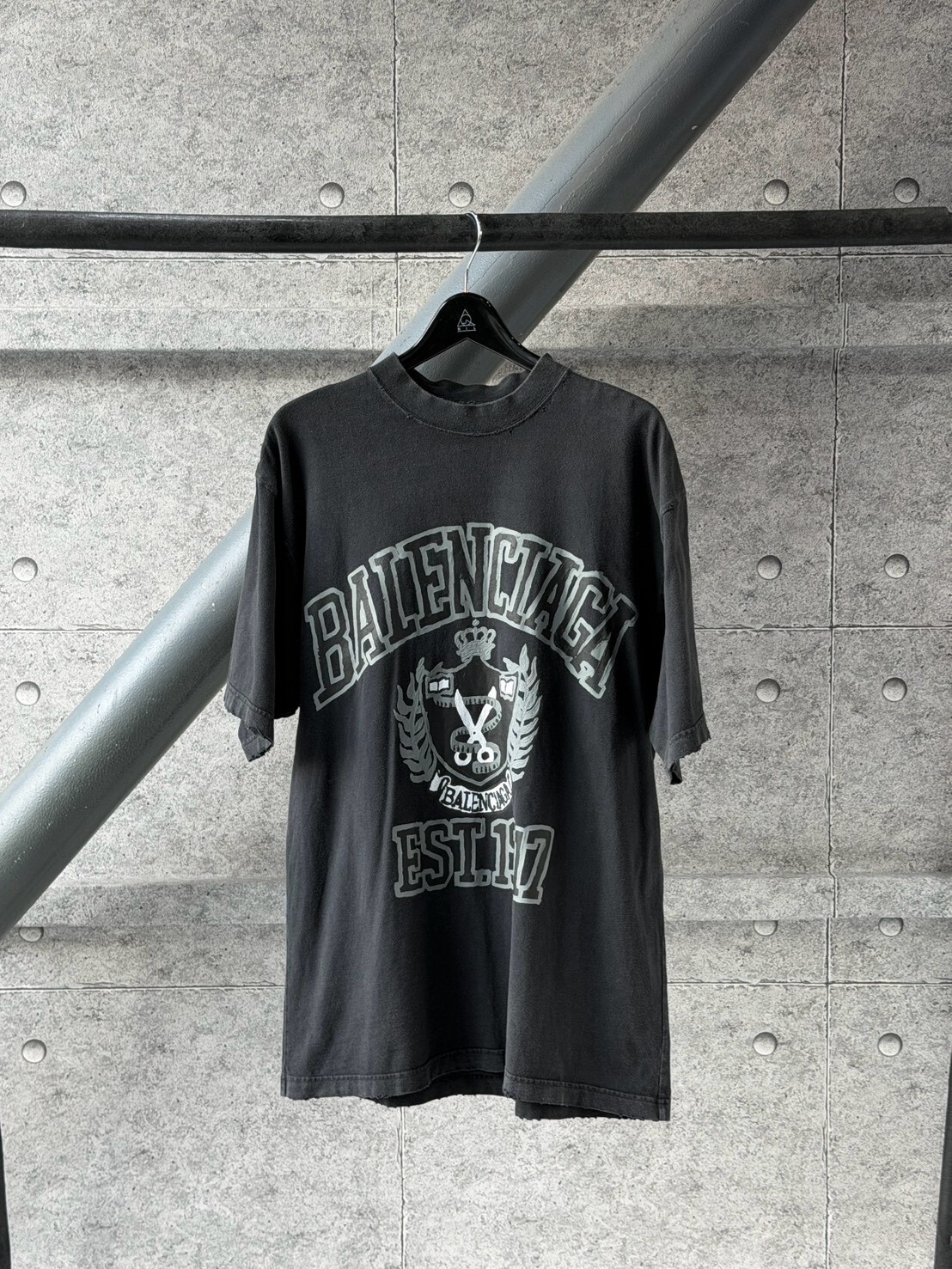 BALENCIAGA 水洗做舊 塗鴉剪刀大Logo 黑灰短袖T
