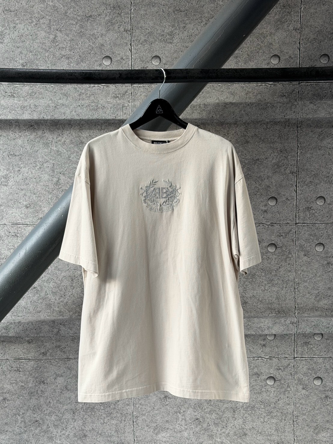 BALENCIAGA 刺繡麥穗雙B Logo 米色短袖T