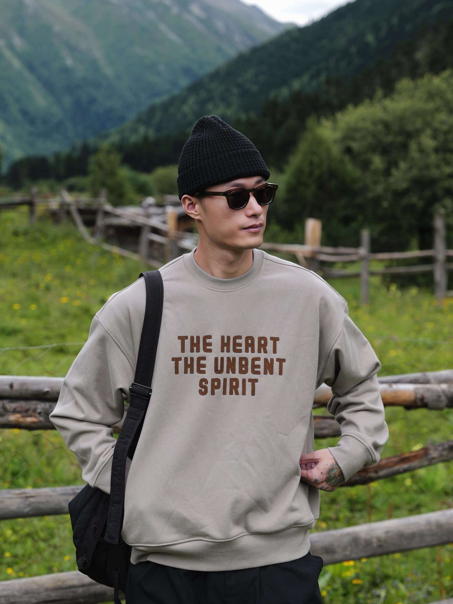 #預購 UNBENT 26AW 秋冬休閒 撞色貼布 刺繡寬鬆 圓領毛圈衛衣 三色