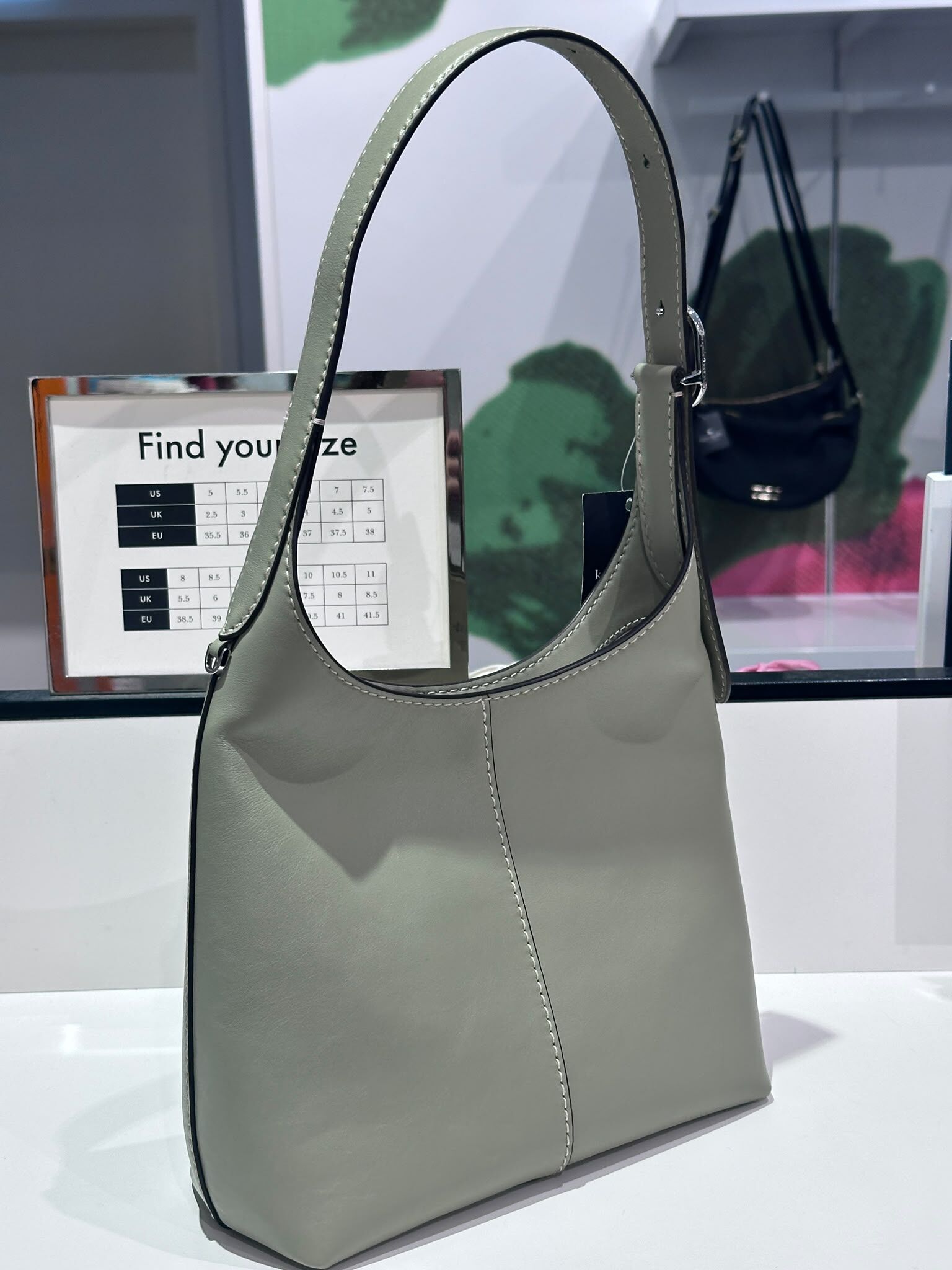 WV05 KS 淺橄欖綠色細單肩包  454 Small Shoulder Bag