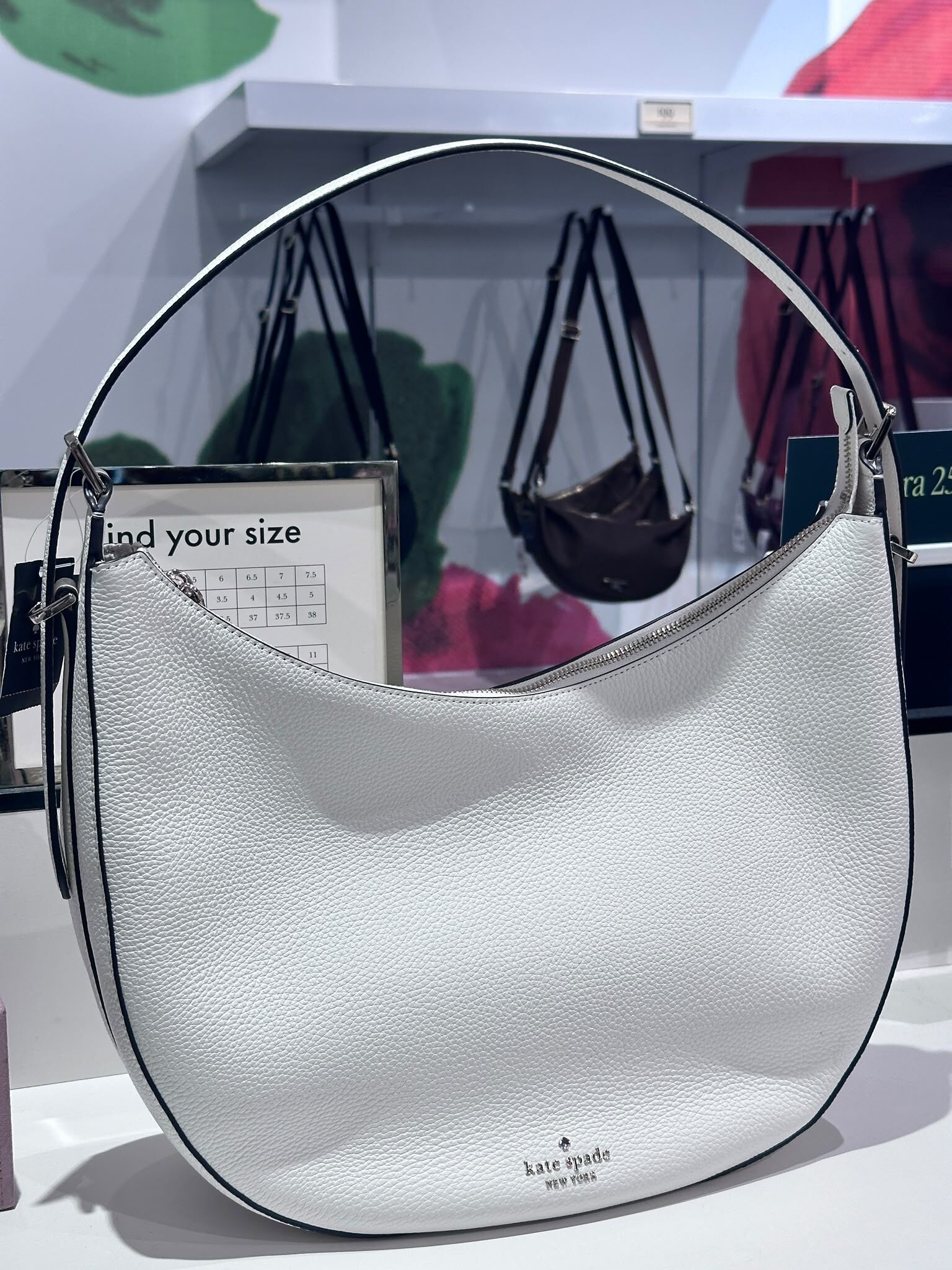 WV08 KS 奶油白色 大半月單肩包  Nova Large Shoulder Bag