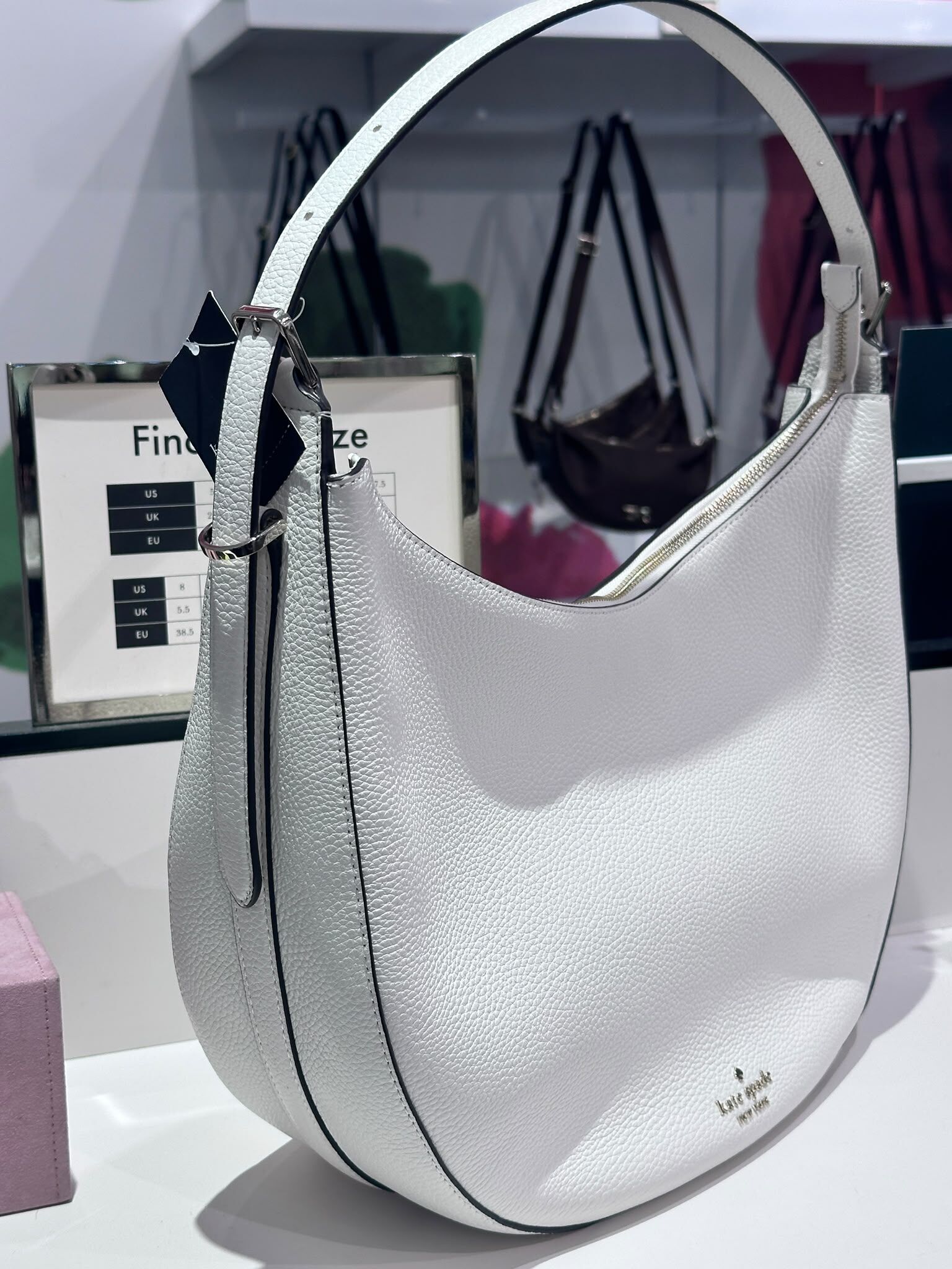 WV08 KS 奶油白色 大半月單肩包  Nova Large Shoulder Bag