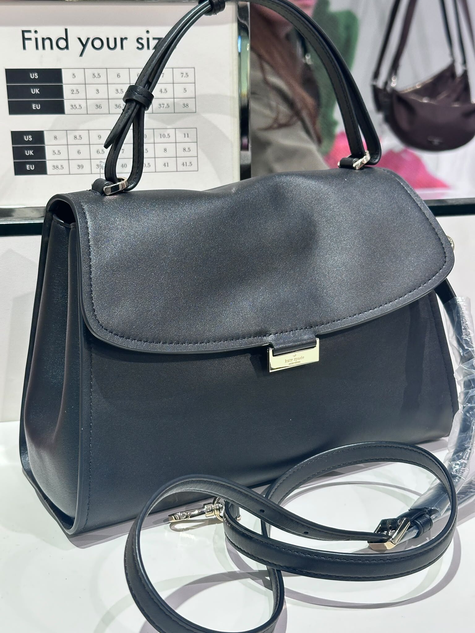 WV13 KS 黑色皮手提袋  Riley Top Handle Bag