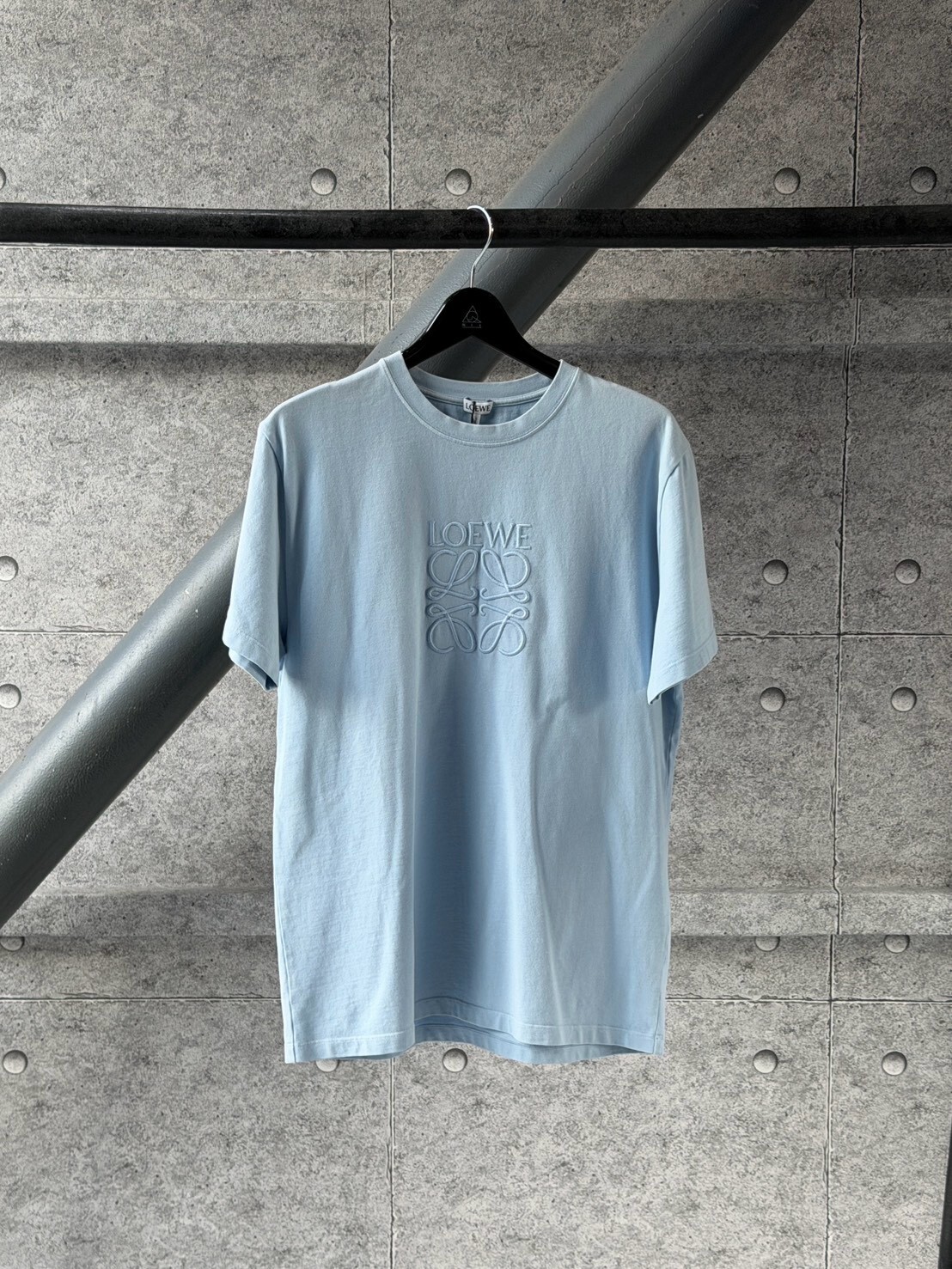 LOEWE 經典刺繡Logo 淡藍色短袖T