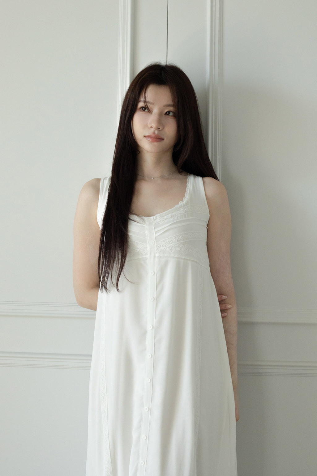 T02 BUTTON-FRONT LACE HEM MAXI DRESS