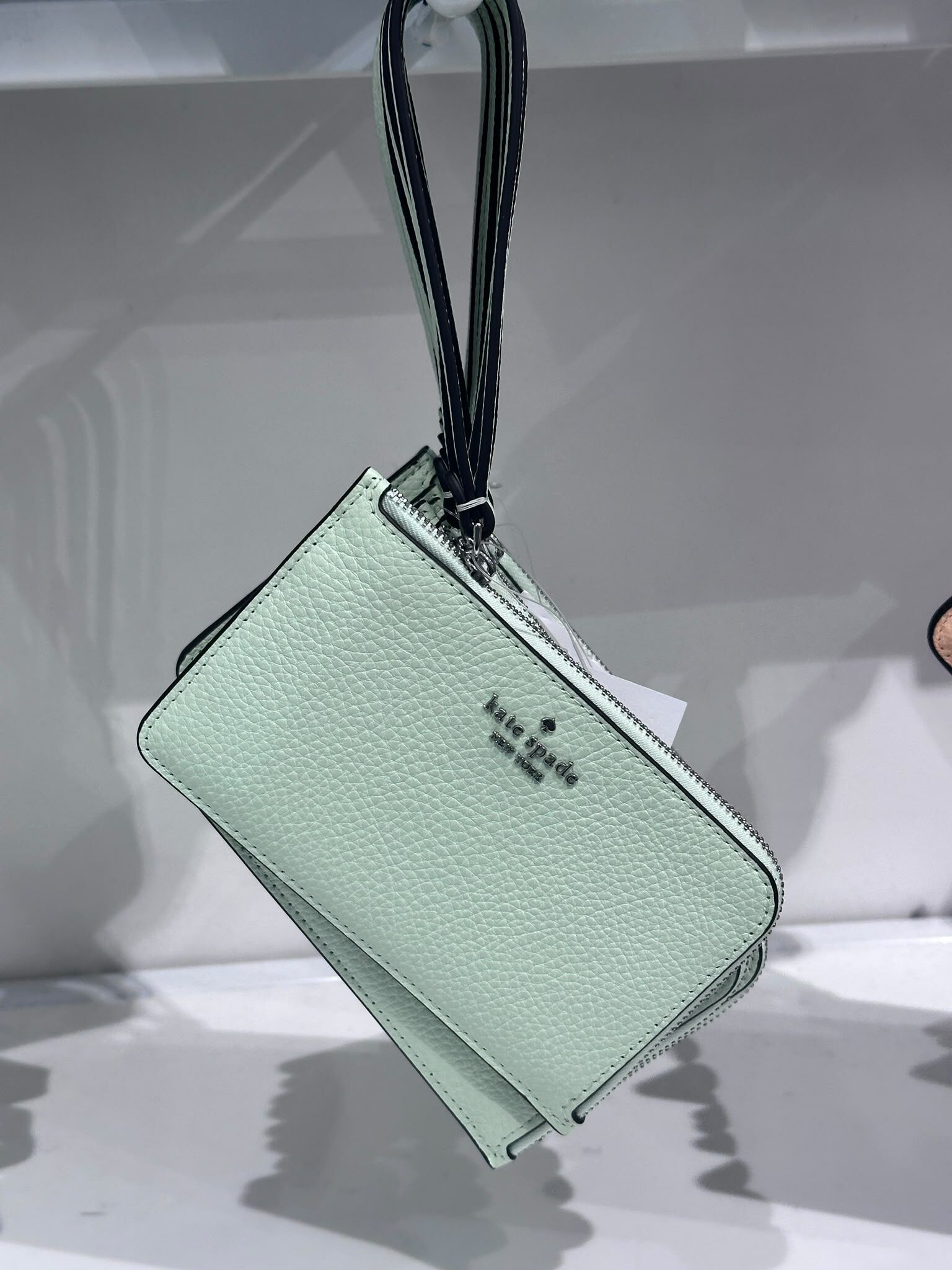 WV32 KS 粉綠色拉鏈卡包  Lucy Small Wristlet