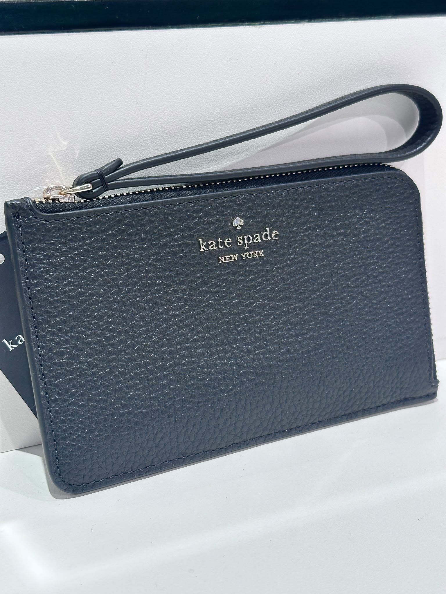 WV34 KS 黑色拉鏈卡包  Lucy Small Wristlet