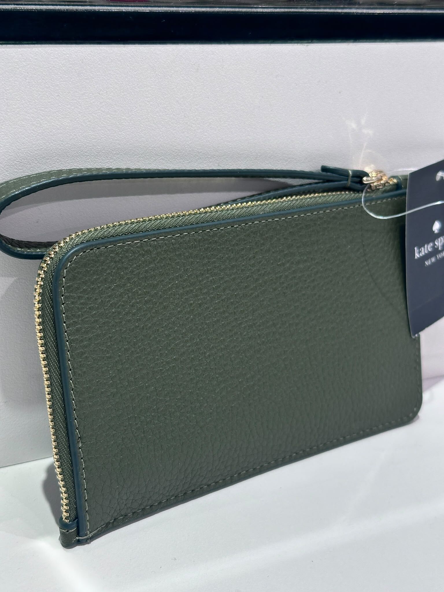 WV35 KS 橄欖綠色 拉鏈卡包  Lucy Small Wristlet
