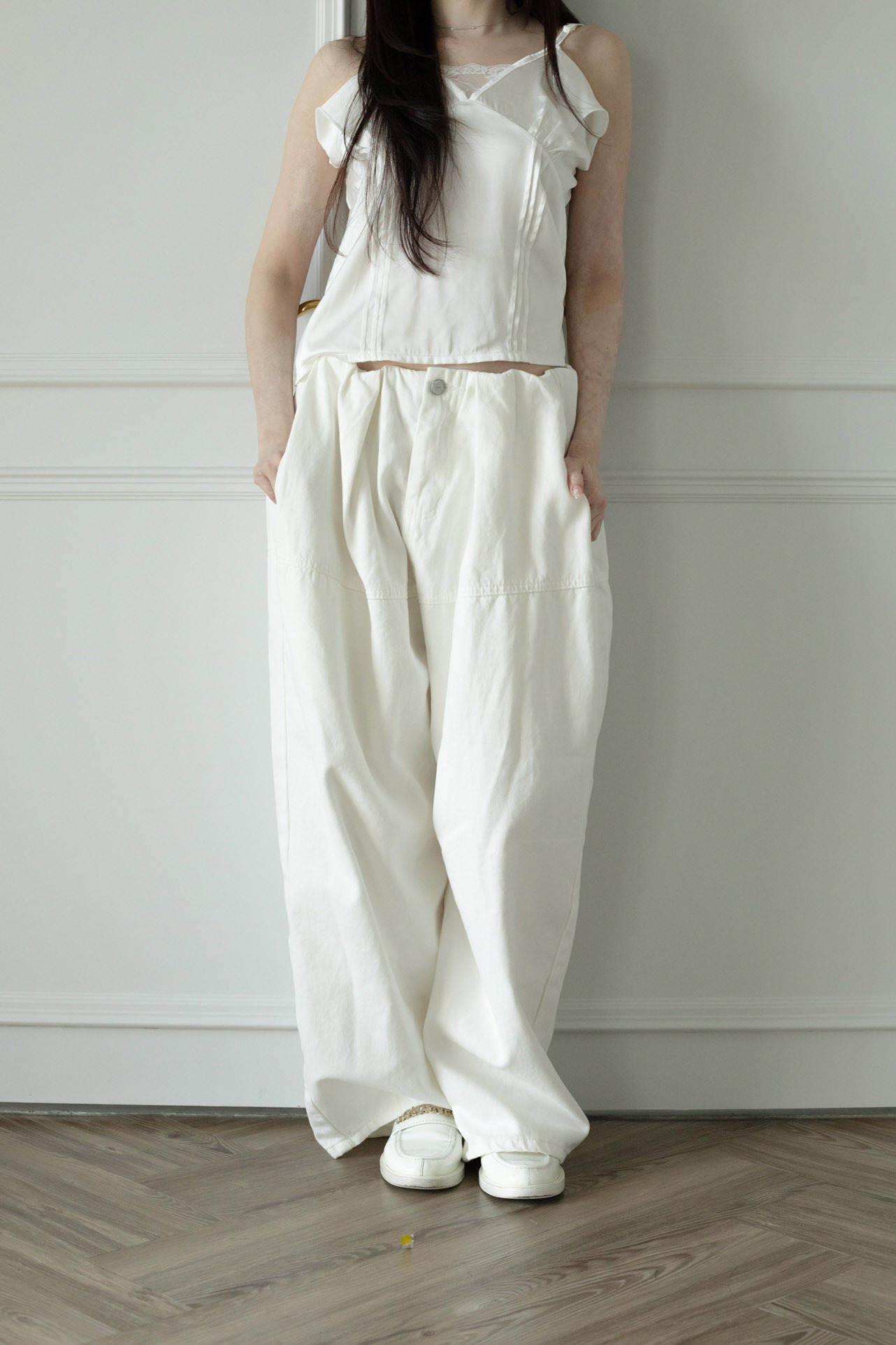 H04 RELAXED UTILITY WIDE-LEG JEANS
