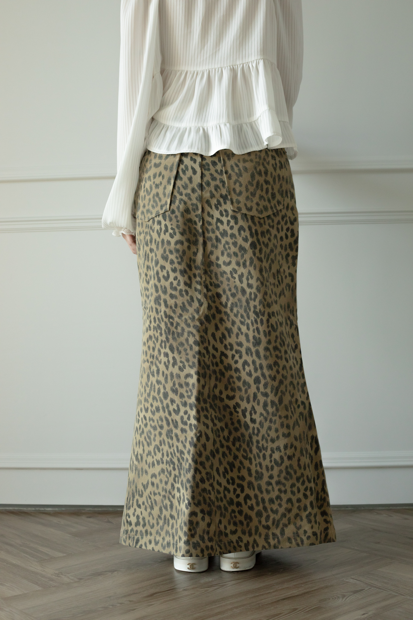 H09 FRONT-SPLIT LEOPARD PRINT MAXI SKIRT