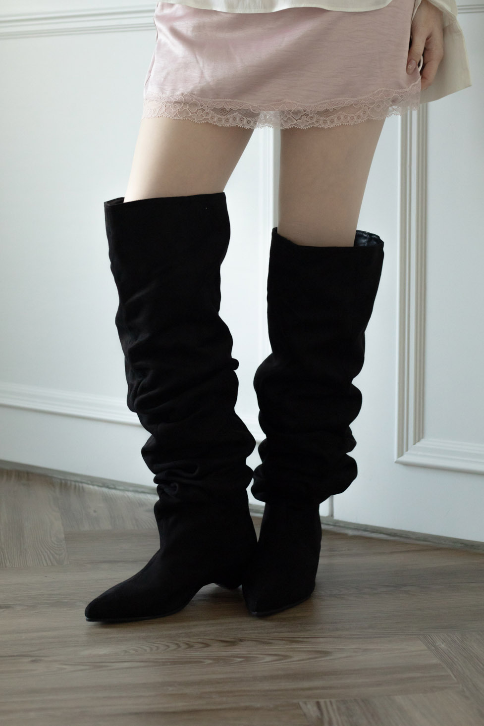 A02 POINTED-TOE SLOUCHY SUEDE KNEE-HIGH BOOTS