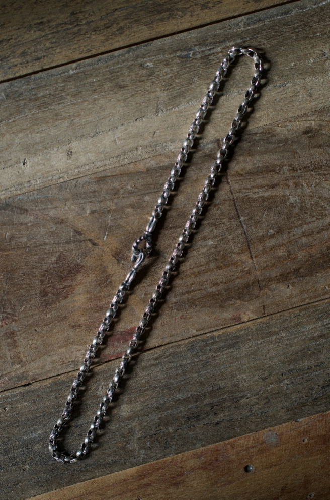 Mating Flight: 6mm Carved Mini Silk Chain