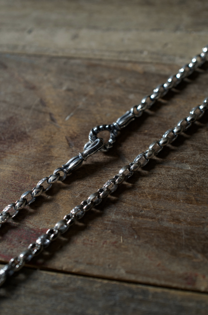 Mating Flight: 6mm Carved Mini Silk Chain