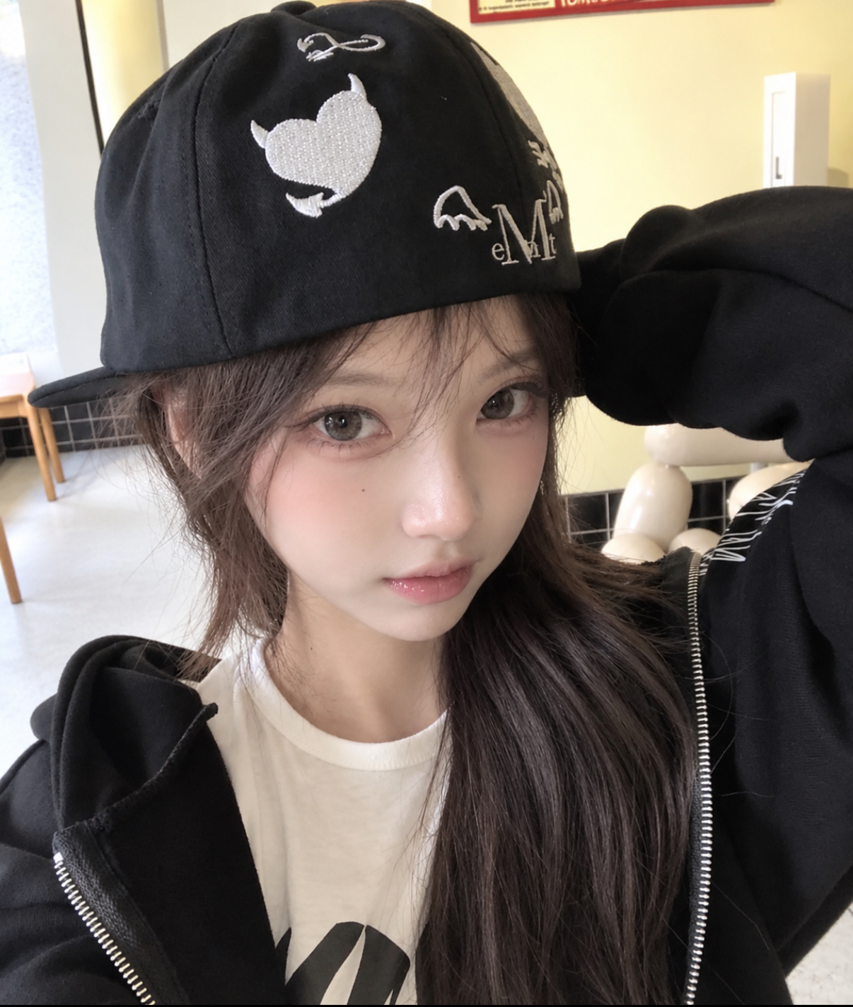 韓國🇰🇷連線 MUCENT 小惡魔貓咪刺繡全封帽 迷彩 黑色 棒球帽 (任買兩件711免運)/預購