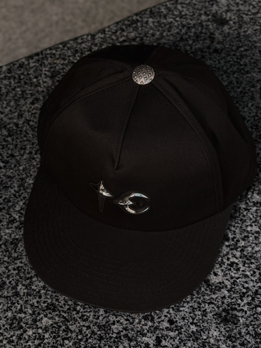 <快速出貨>THUG CLUB  logo標牌鉚釘棒球帽
