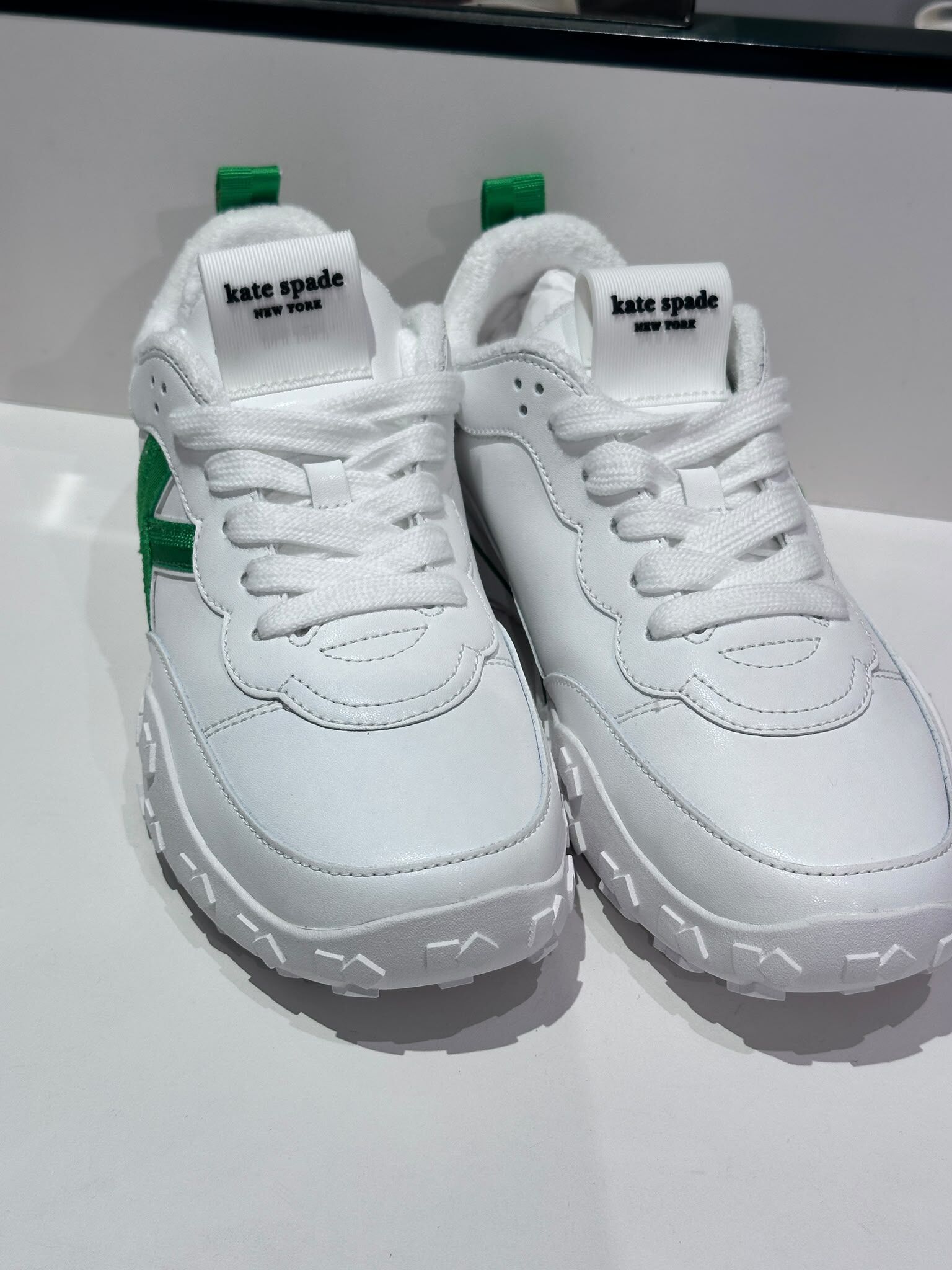 WV82 KS 白色波鞋 配綠色logo K As In Kate Sneakers