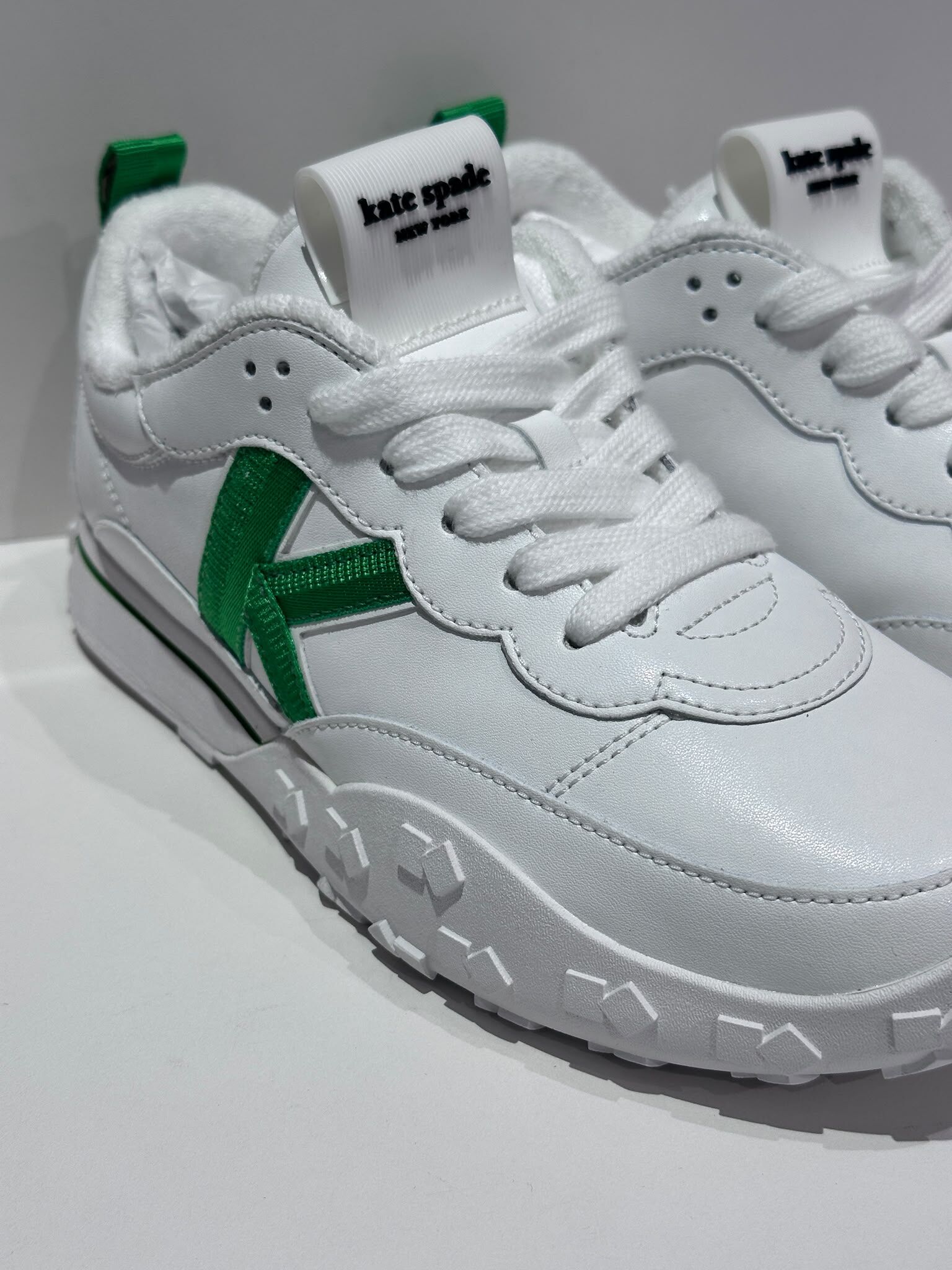 WV82 KS 白色波鞋 配綠色logo K As In Kate Sneakers