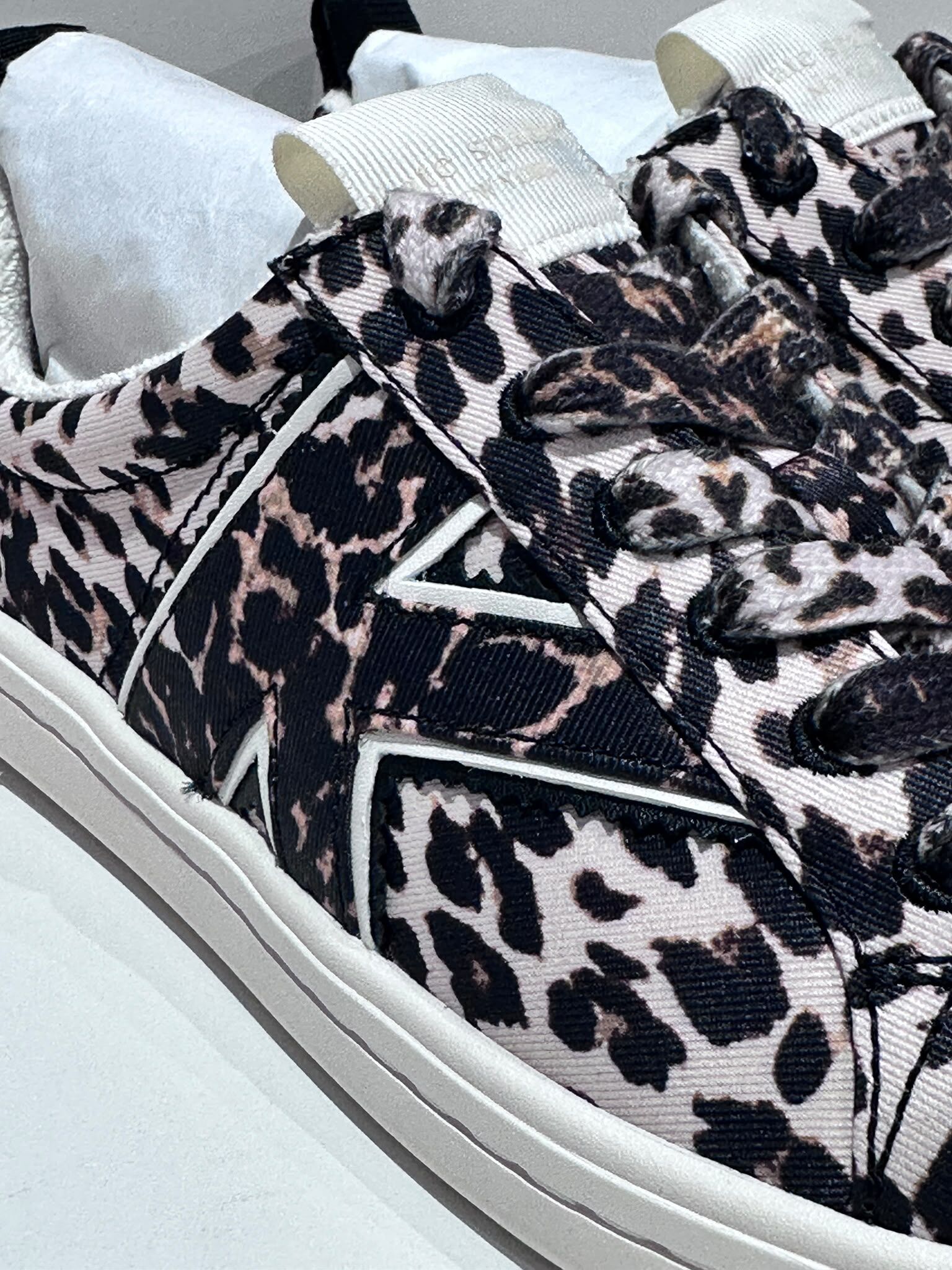WV83 KS 豹紋波鞋  K As In Kate Court Sneaker