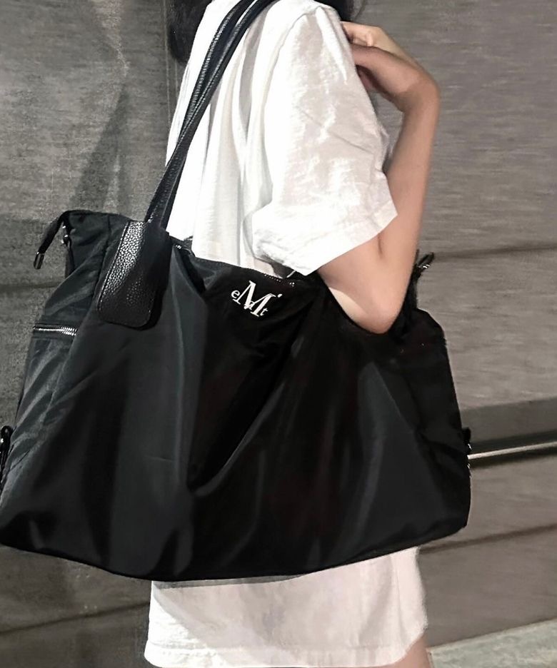 【現貨】MUCENT 金屬 Logo 大容量 4way Signature Logo Tote Bag  四種揹法 托特包 附吊飾