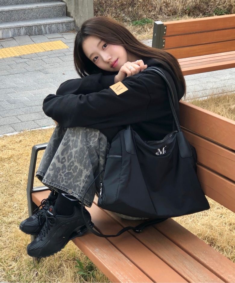 【現貨】MUCENT 金屬 Logo 大容量 4way Signature Logo Tote Bag  四種揹法 托特包 附吊飾