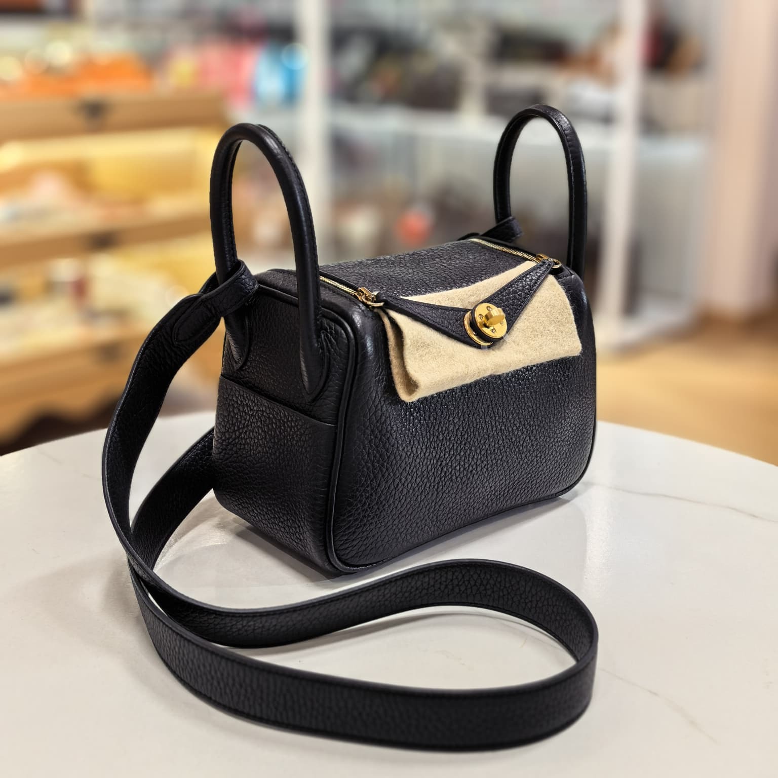 全新HERMES MINI LINDY B刻, 黑色TC皮/金扣, NOIR GHW, #香榭站正品