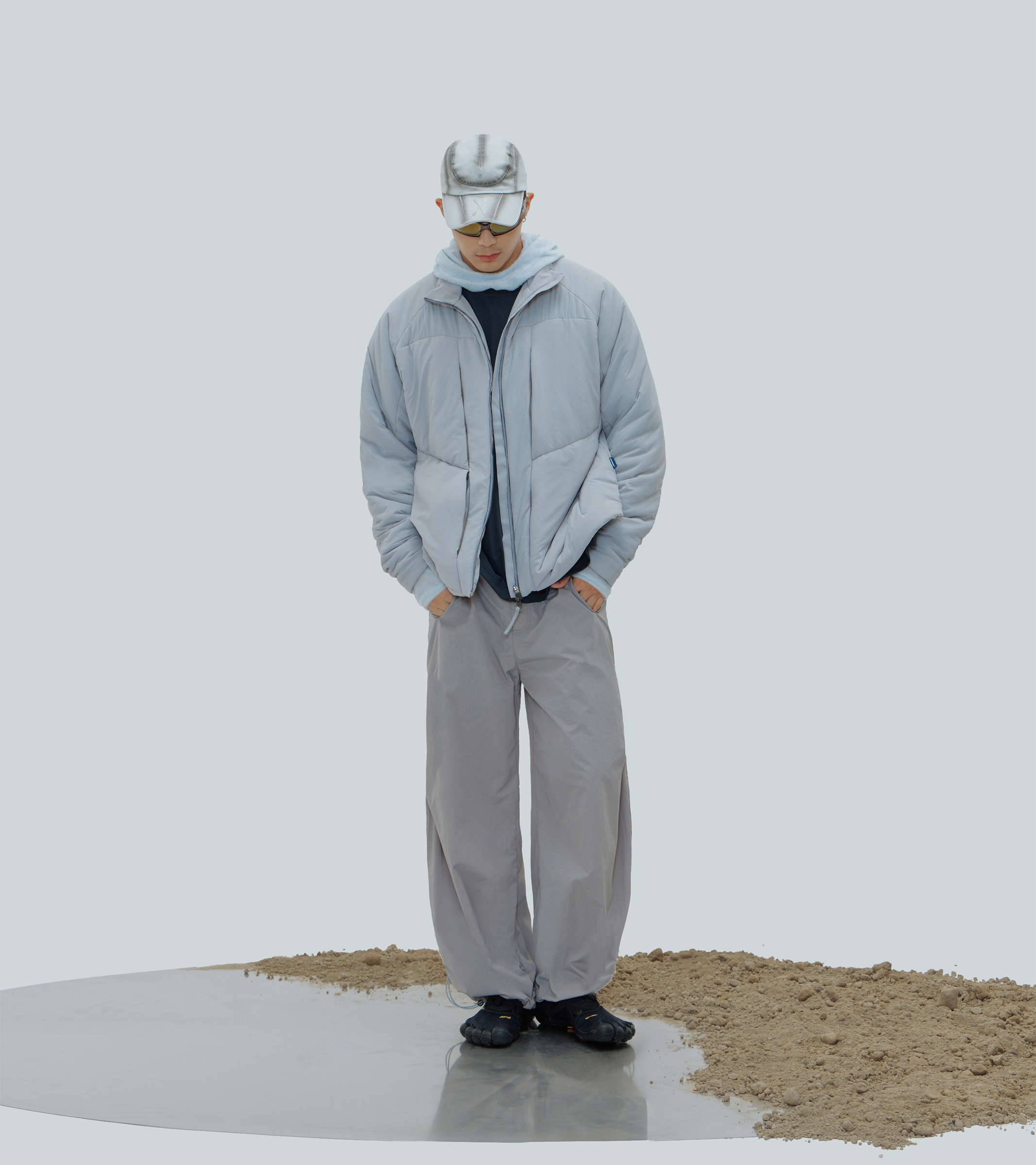 nozzle quiz®｜Trace Padded Jacket (Black/Silica Grey)