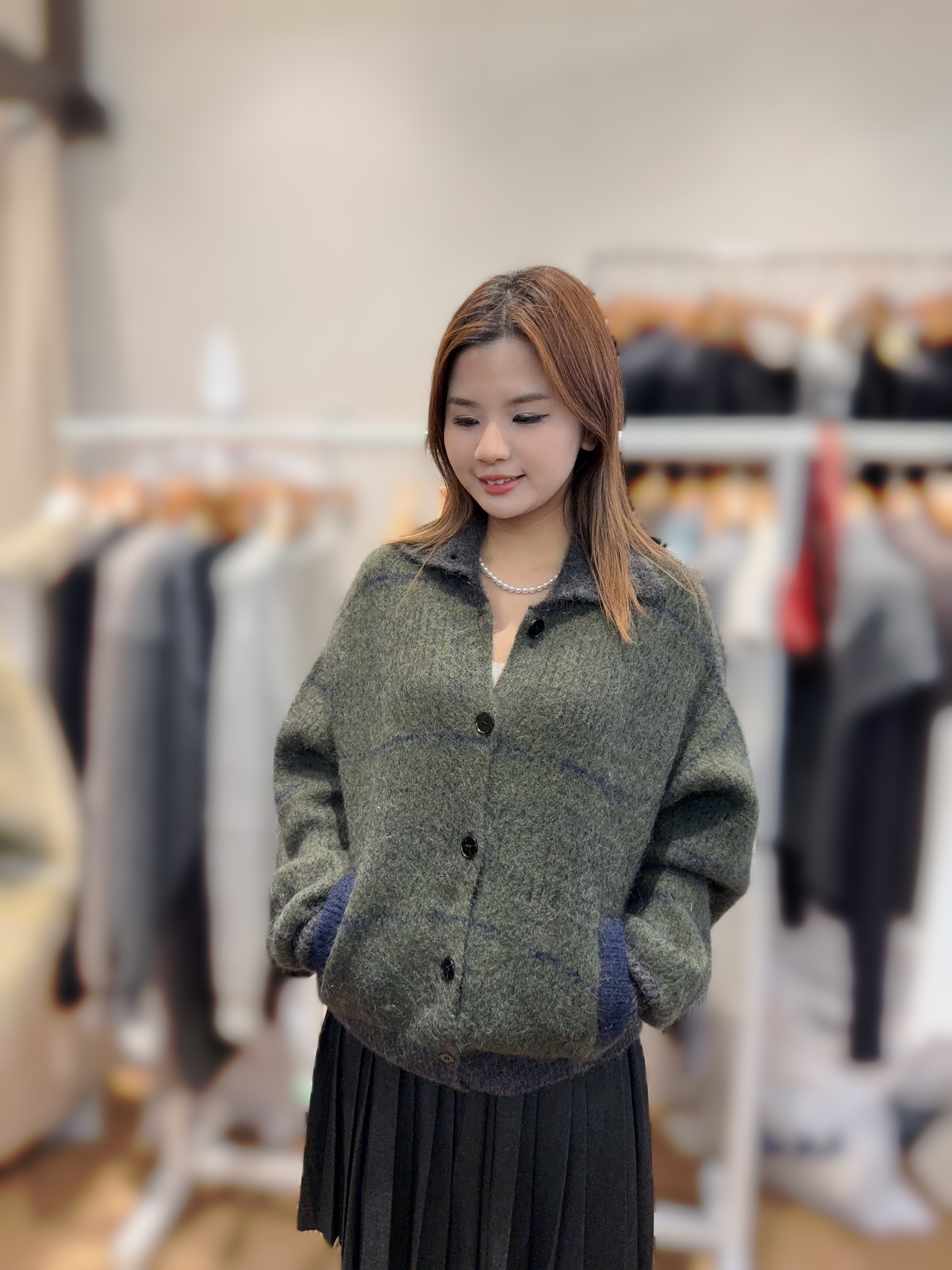 AQ45 校長價  安哥拉羊毛 胸50 長22.5 $959
