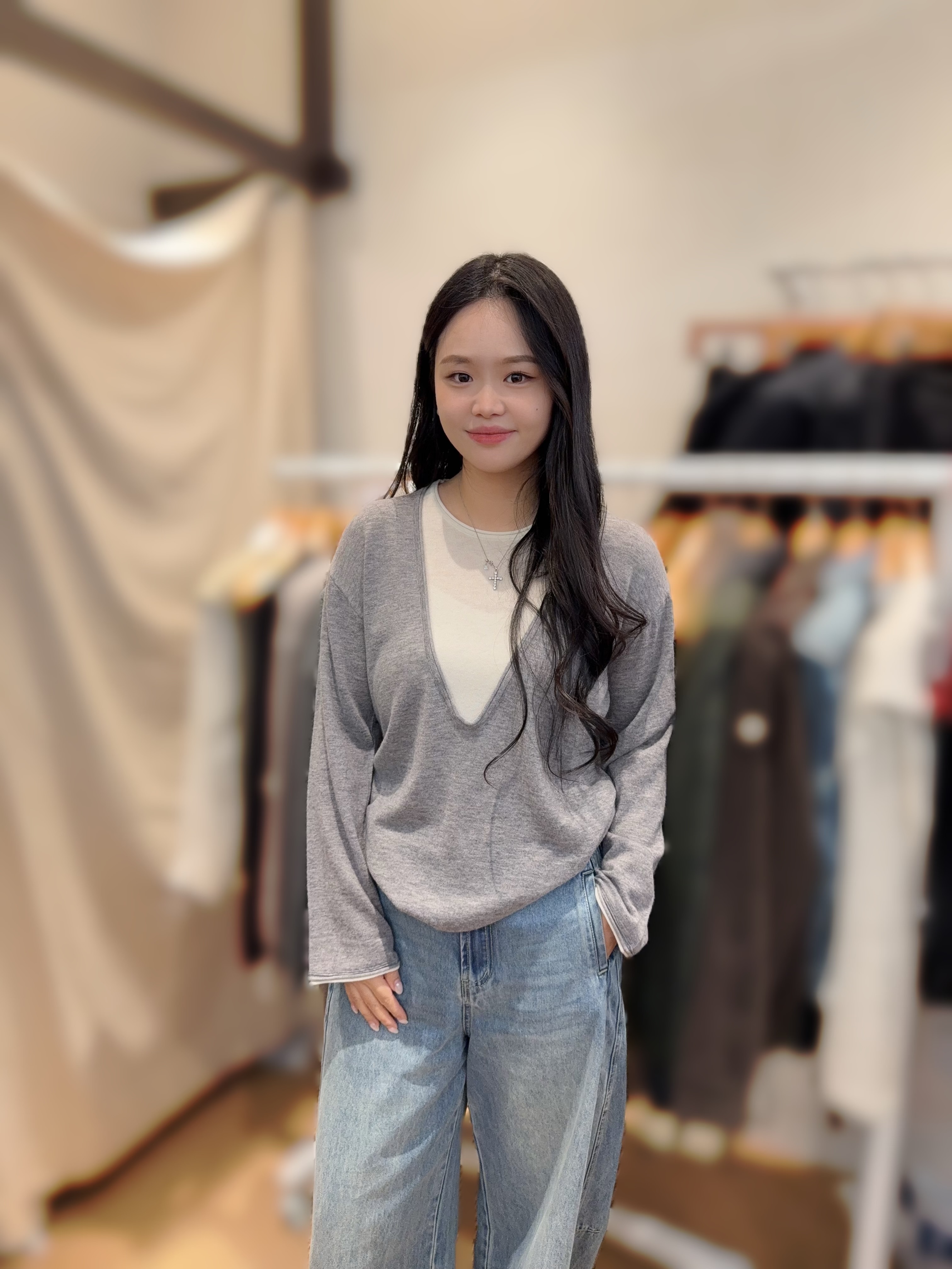 AQ36  90%羊毛  10% CASHMERE  胸44 長25.5 $599