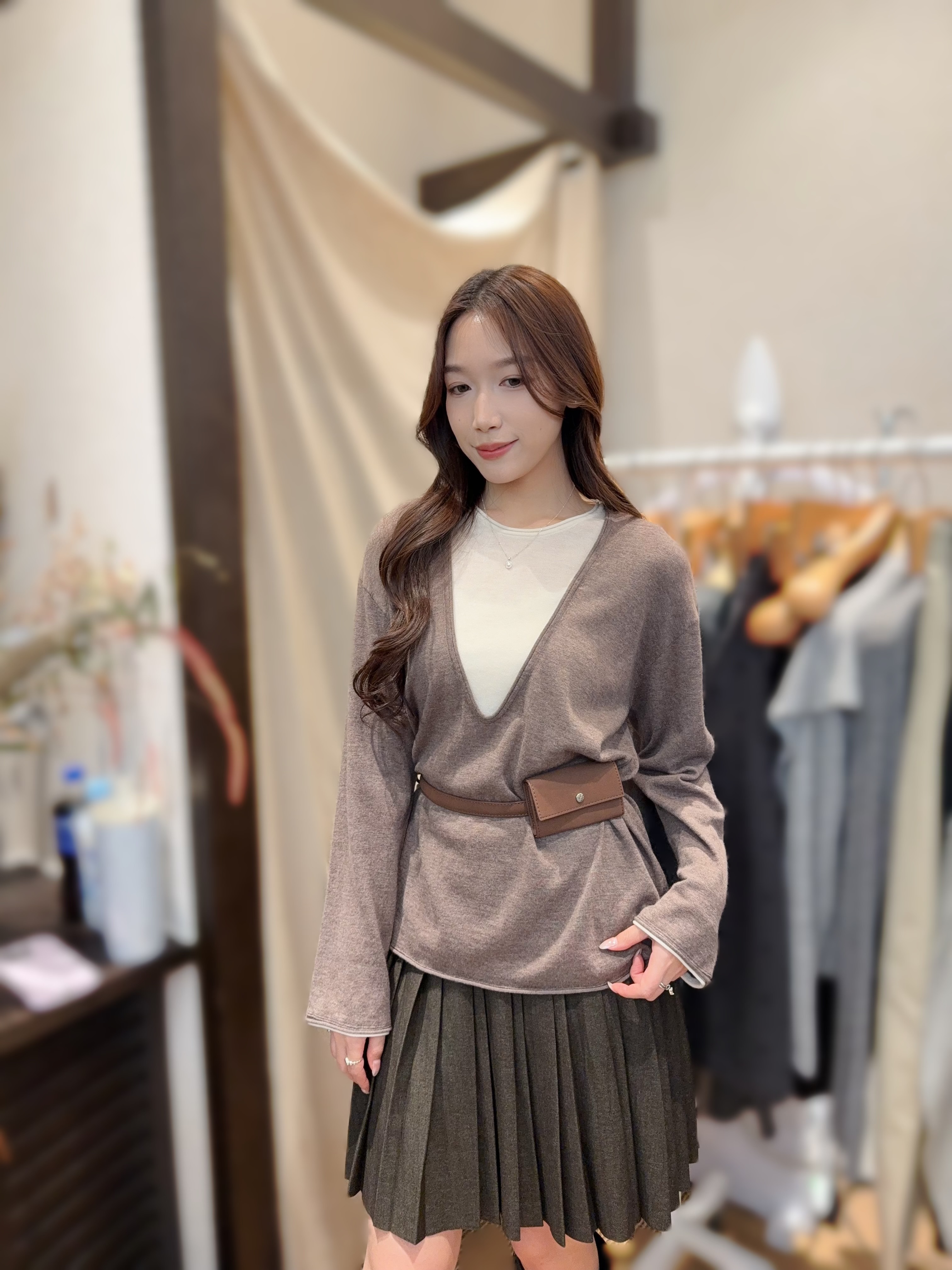 AQ36  90%羊毛  10% CASHMERE  胸44 長25.5 $599