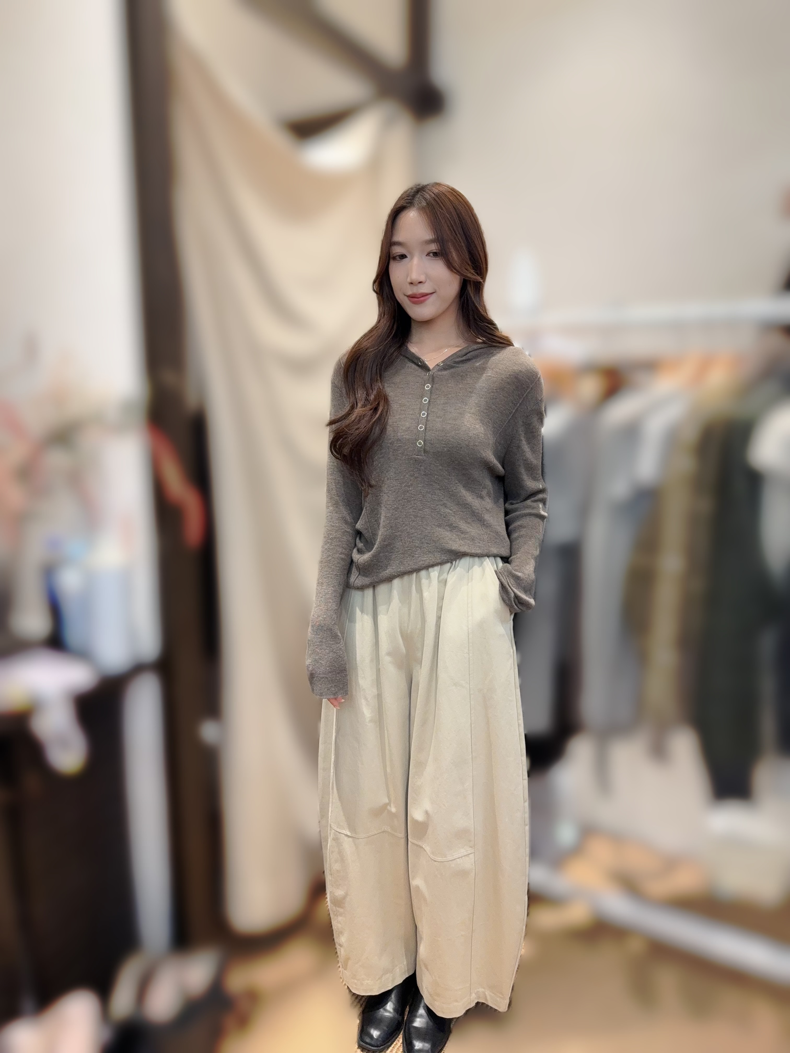 AQ32   橡根褲 S:腰27-37    HIP49 長38.5 / M:腰28 -38    HIP50 長39 $439