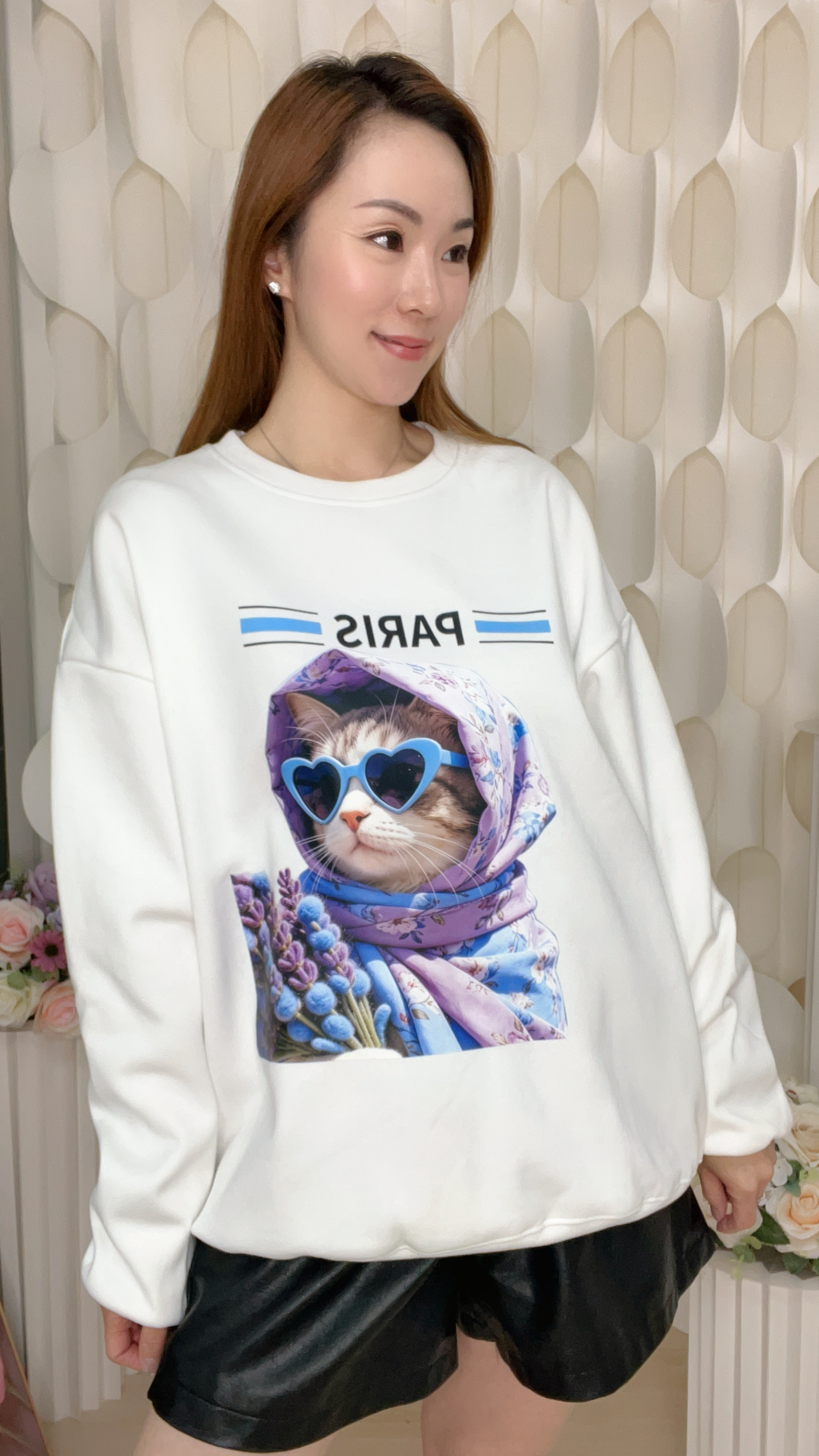 (I1) 薰衣草色圍巾貓咪巴黎圖案衛衣 (SIZE: S-3XL)(3件以上平均$379/件,5件以上平均$369/件,買滿12件送隱藏)  #法國Lune de Moon #1910LU