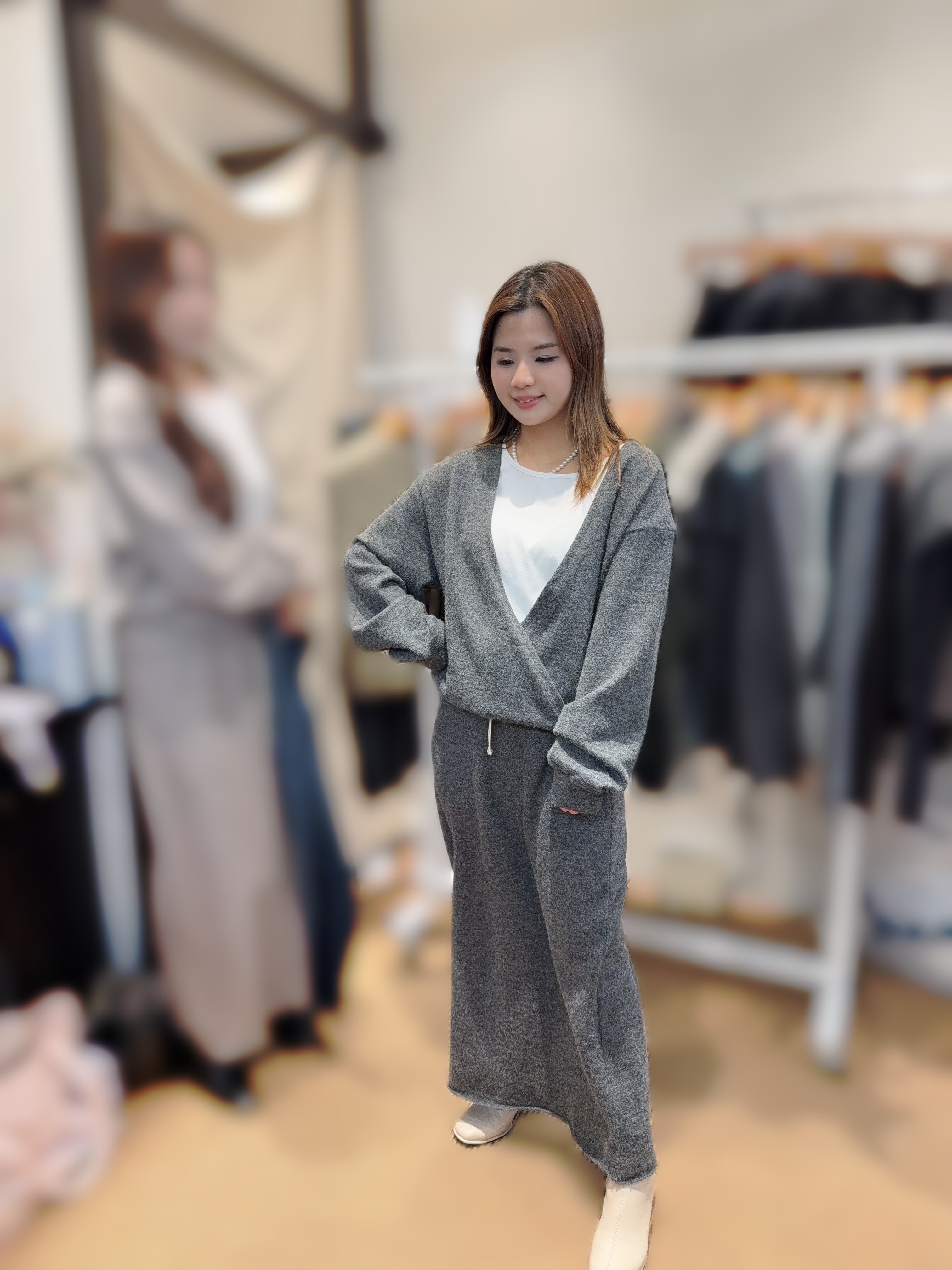 AQ41  ( 1SET )TOP:胸43 長22 / 裙:腰28-43 HIP39 長35 $799