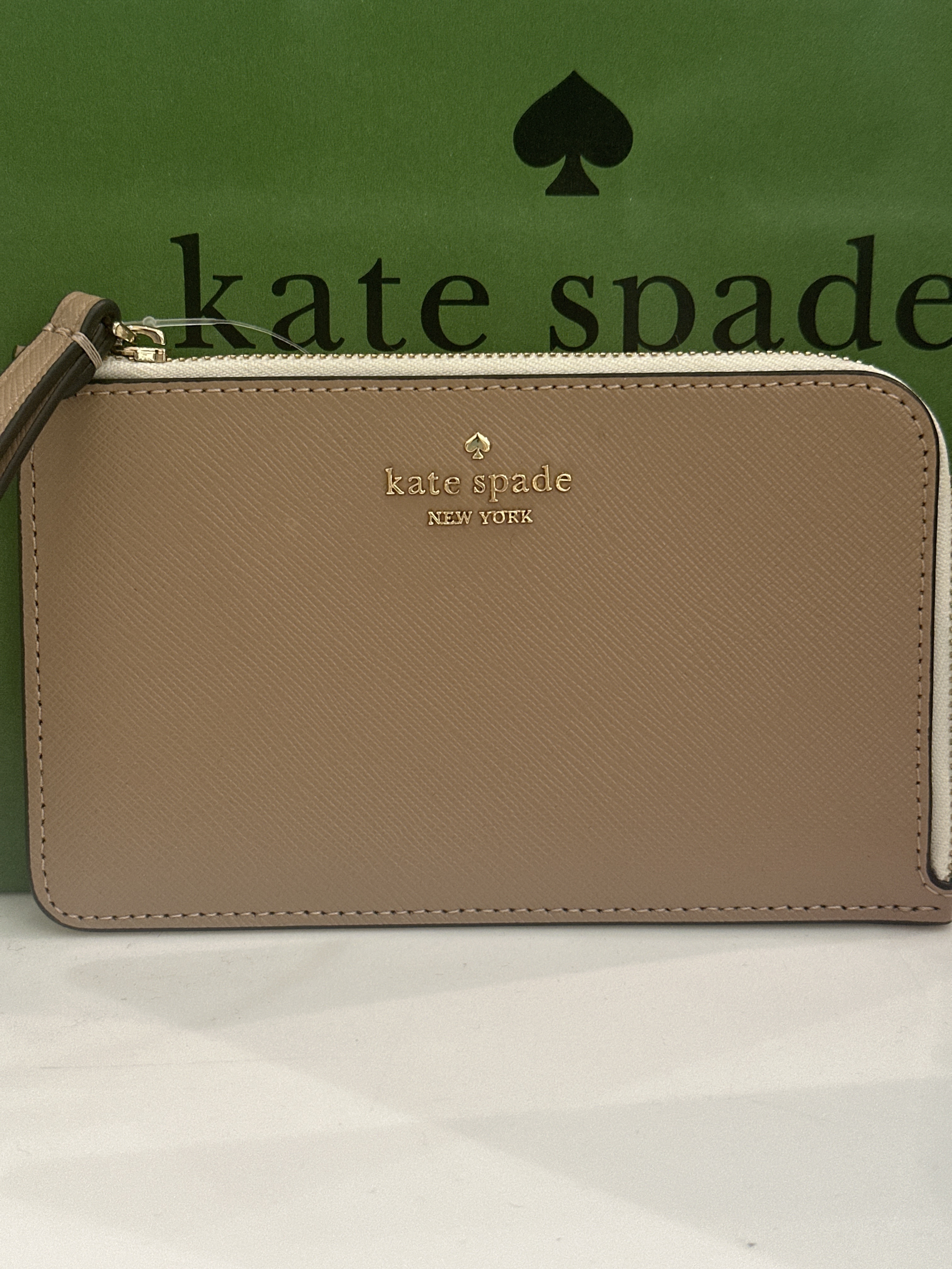 WV87 KS 卡其色拉鏈卡包   Lucy Small Card Holder Wristlet