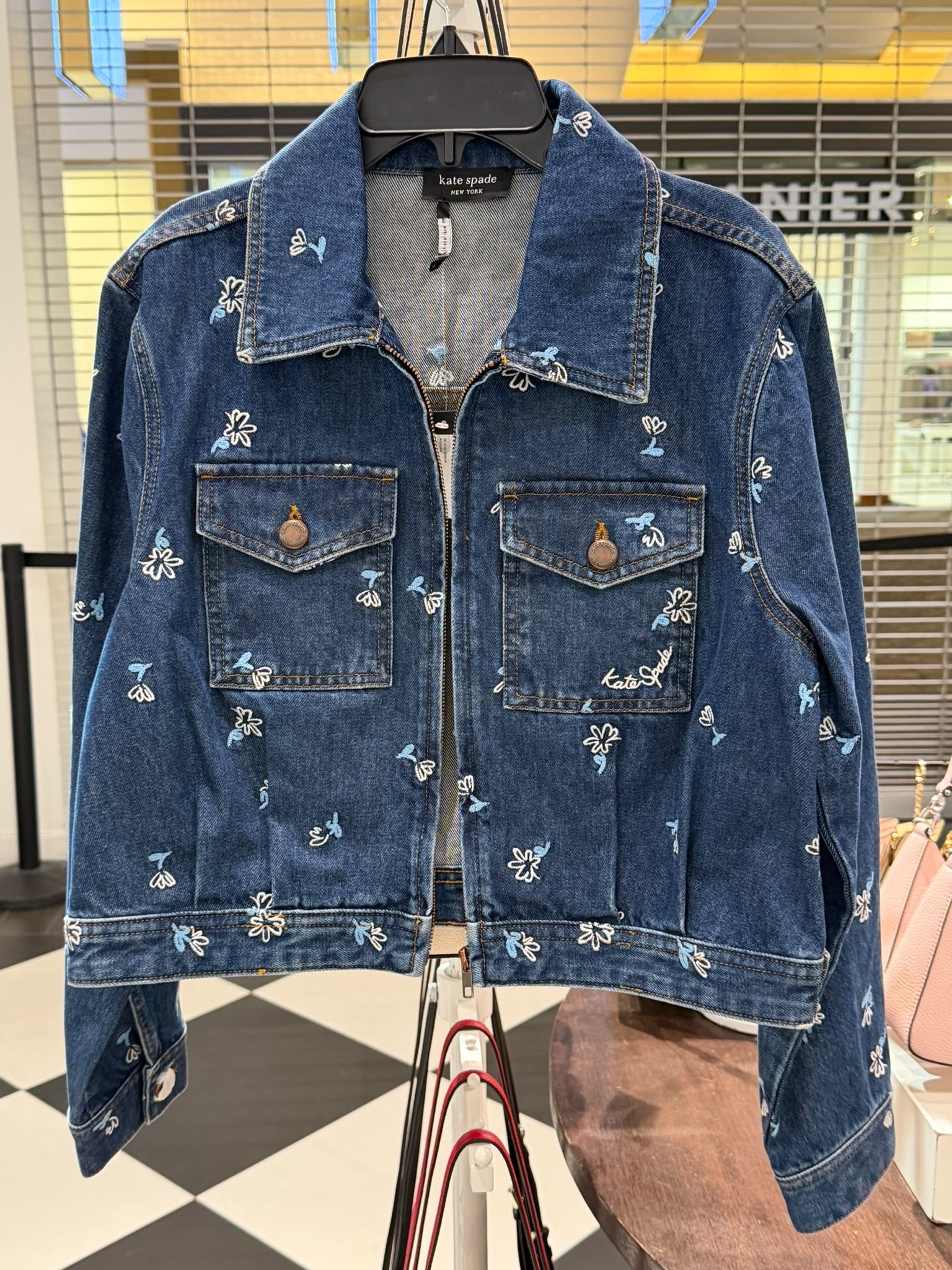 WV89 KS 深藍色短身牛仔褸 (藍白花花刺繡) Vibrant Buds Embroidered Denim Jacket