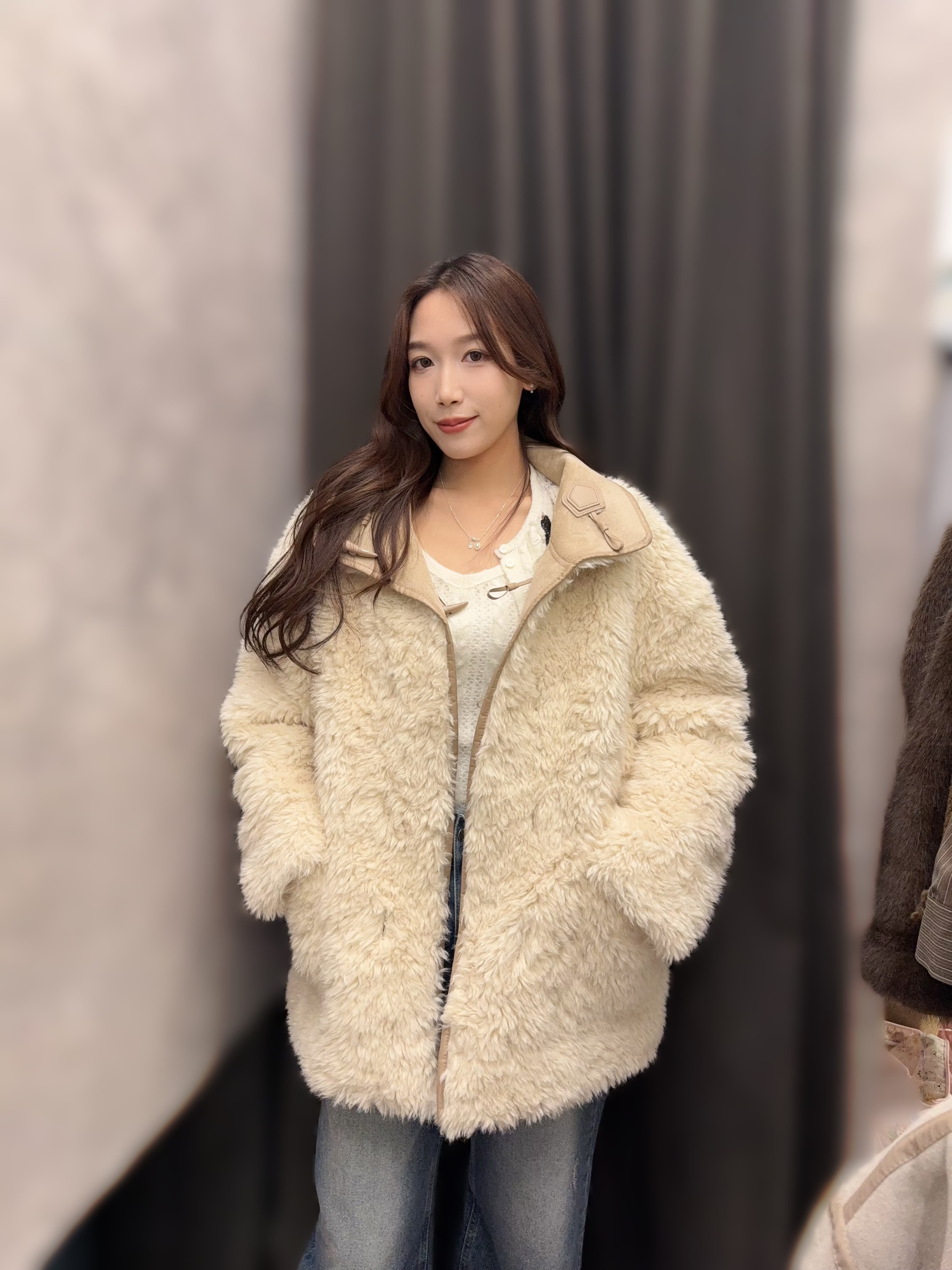 FN24  毛毛縷兩面穿   胸50  長30   $1299