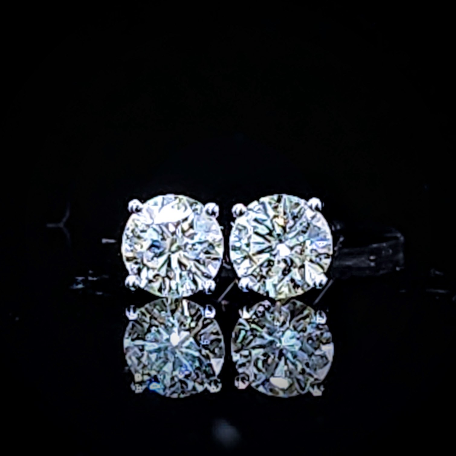 18K White Gold 0.70ct Diamond Earrings
