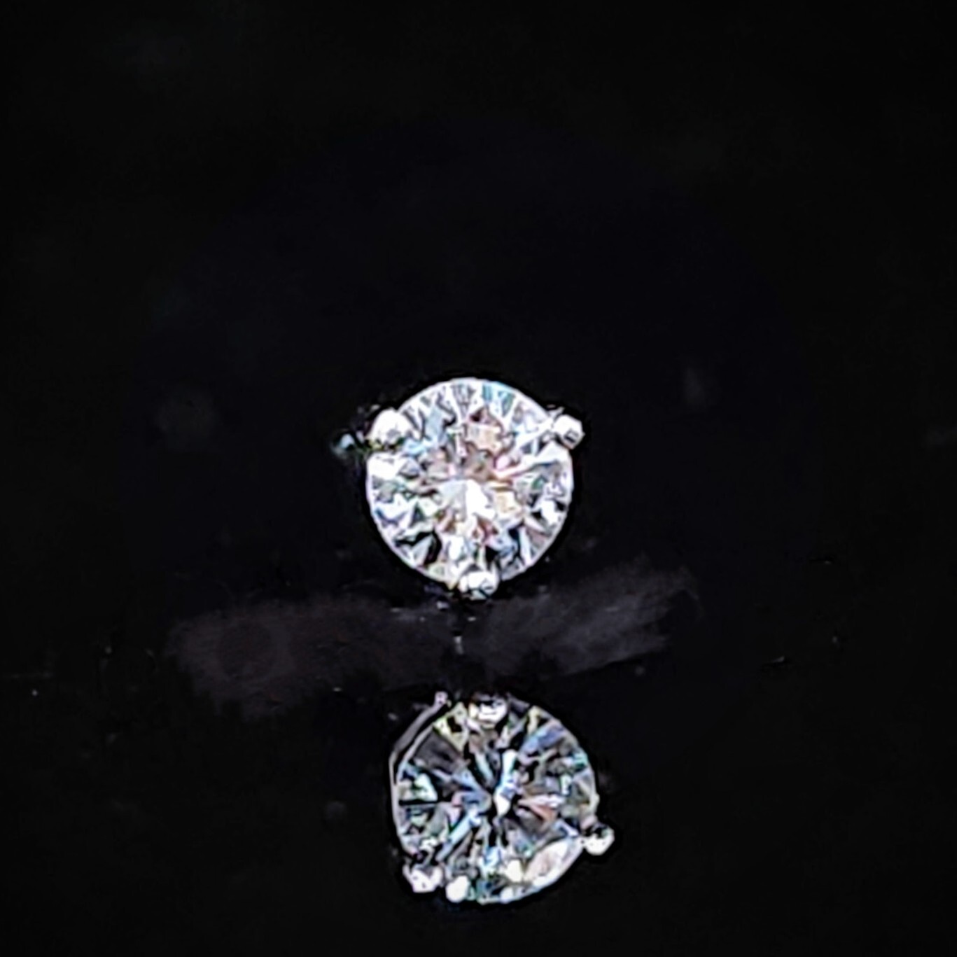 18K White Gold 0.17ct Diamond Single Earrings