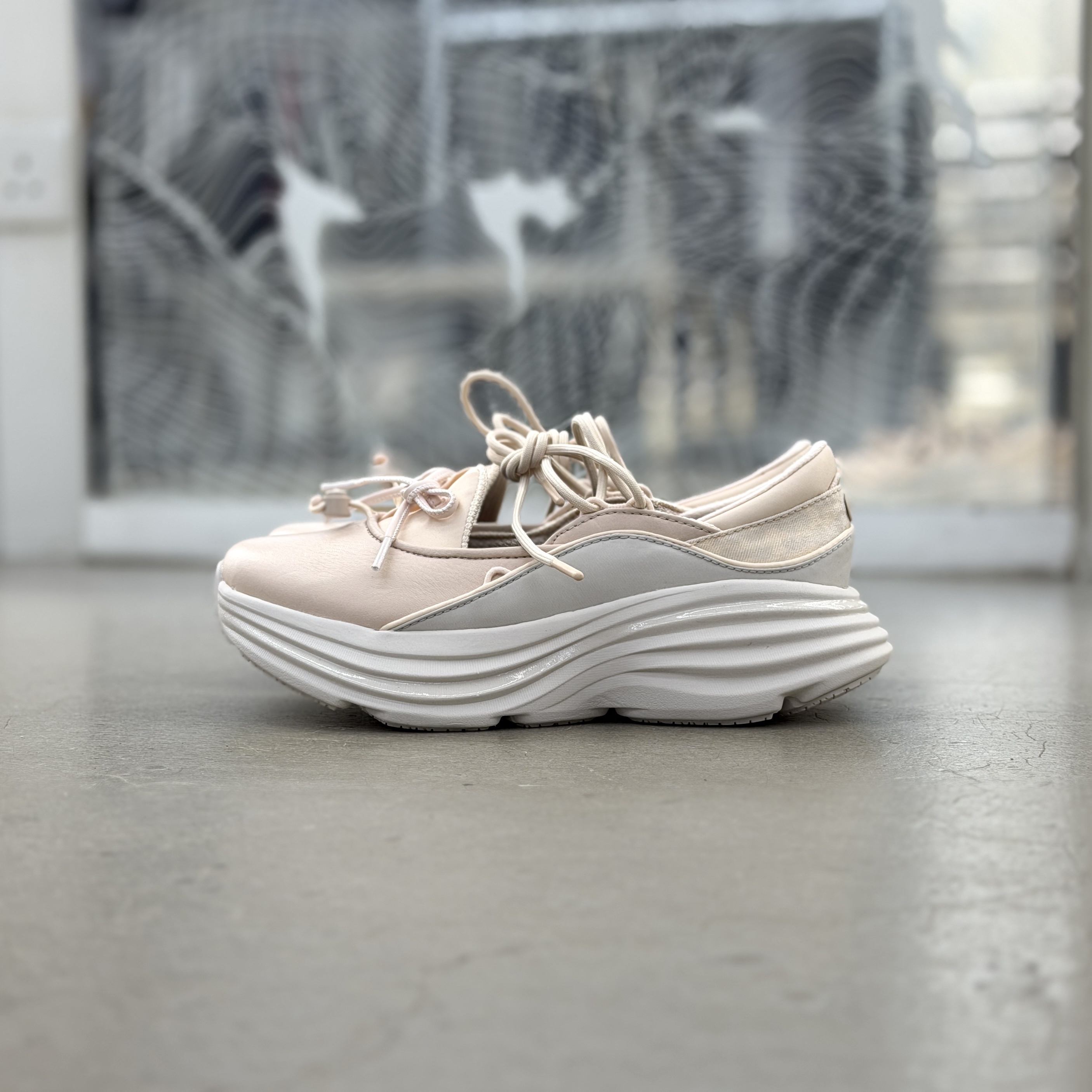 Hoka U Bondi Mary Jane Beech