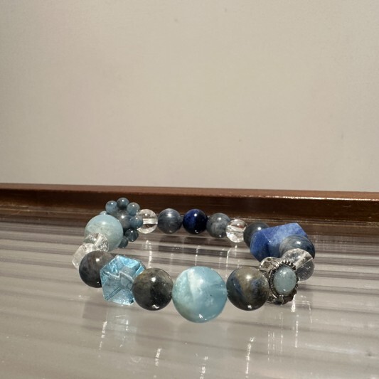 (AU) 設計款水晶手鏈 [海藍寶/藍晶/白水晶/青金石/藍東陵 /藍托珀] (8-12MM) (隨機發貨) #巴西 - 水晶 #A47 #2110SA