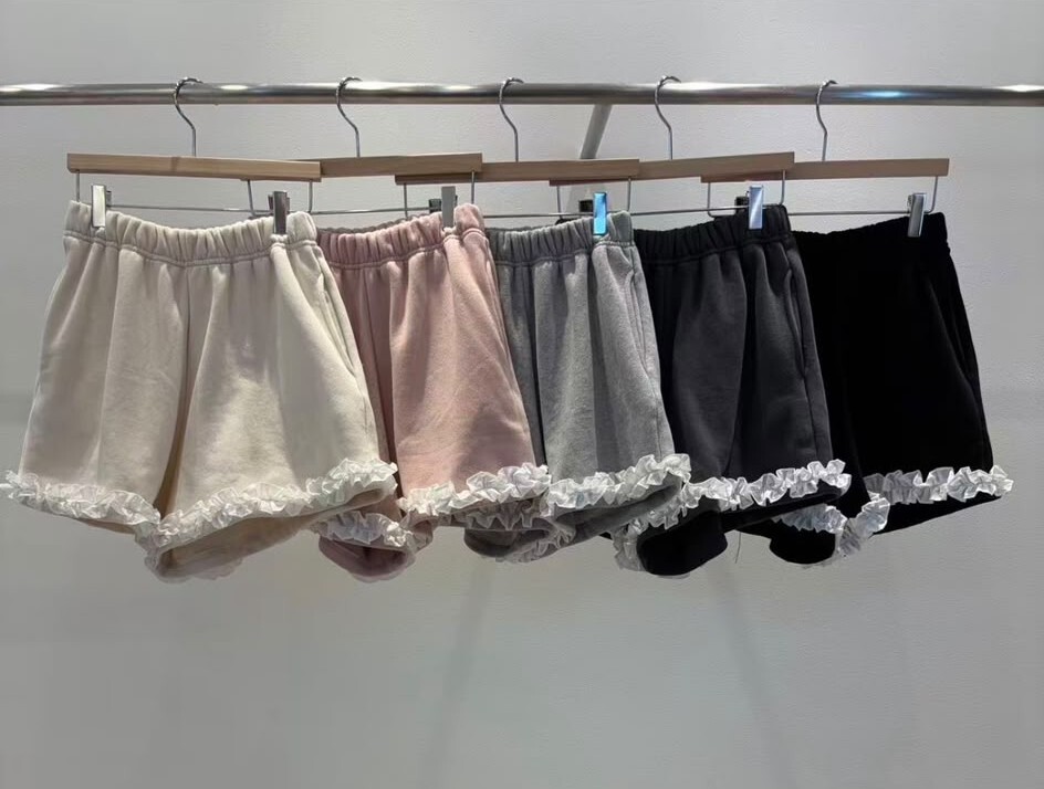 EE19   橡根短褲   毛底 腰24-40 HIP48 長14.5 $399 校長價