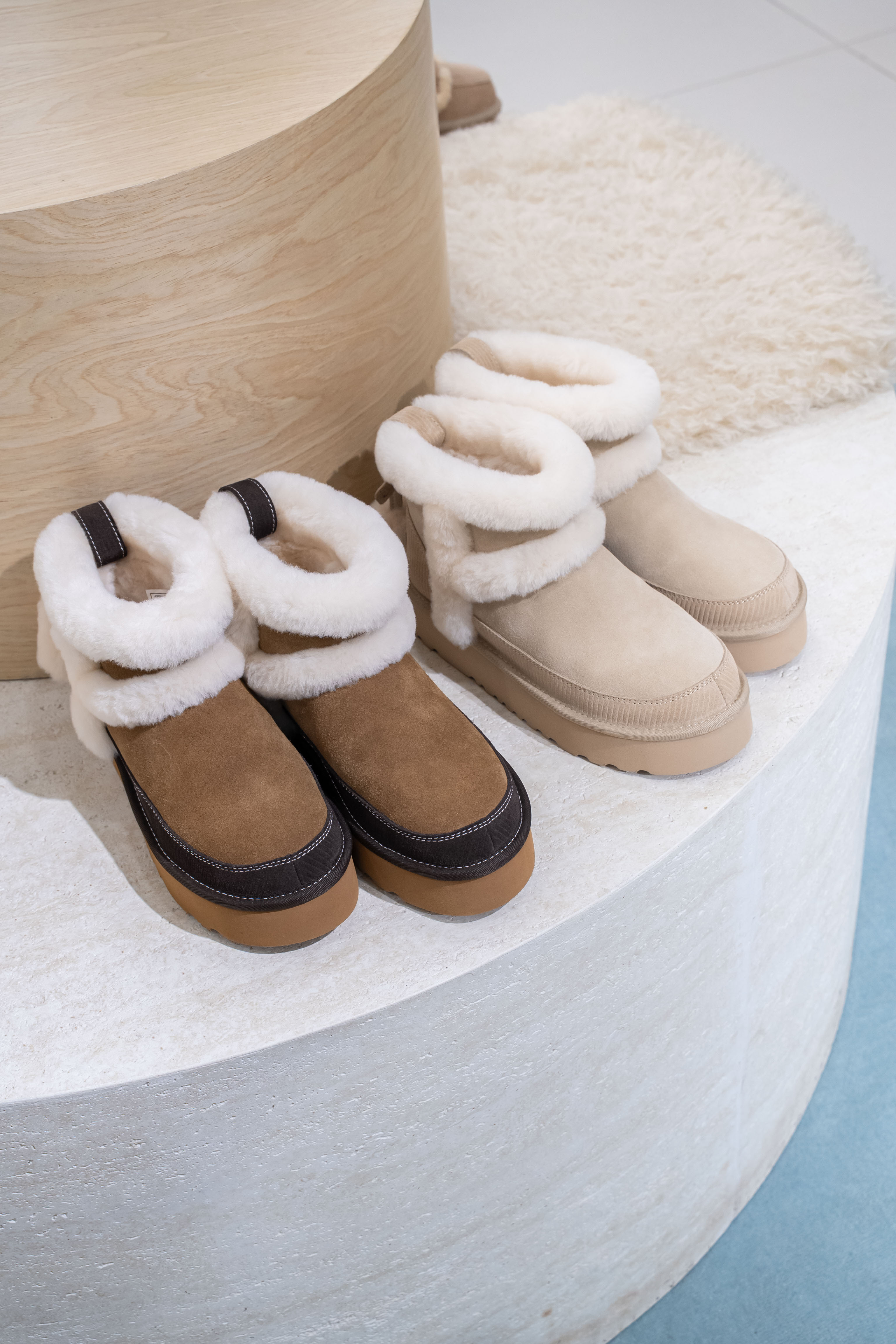 UGG Ozlana 2026AW Mini Platform (Detachable Feather)